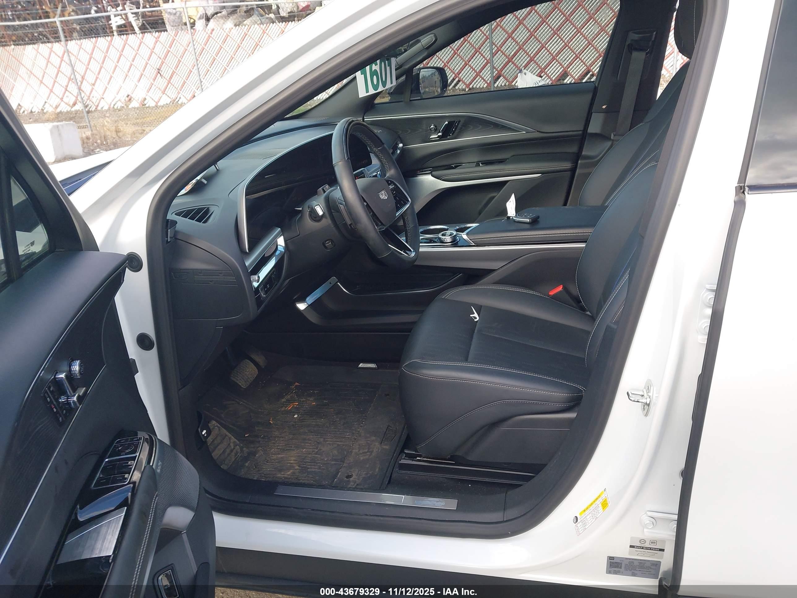 CADILLAC LYRIQ image 5