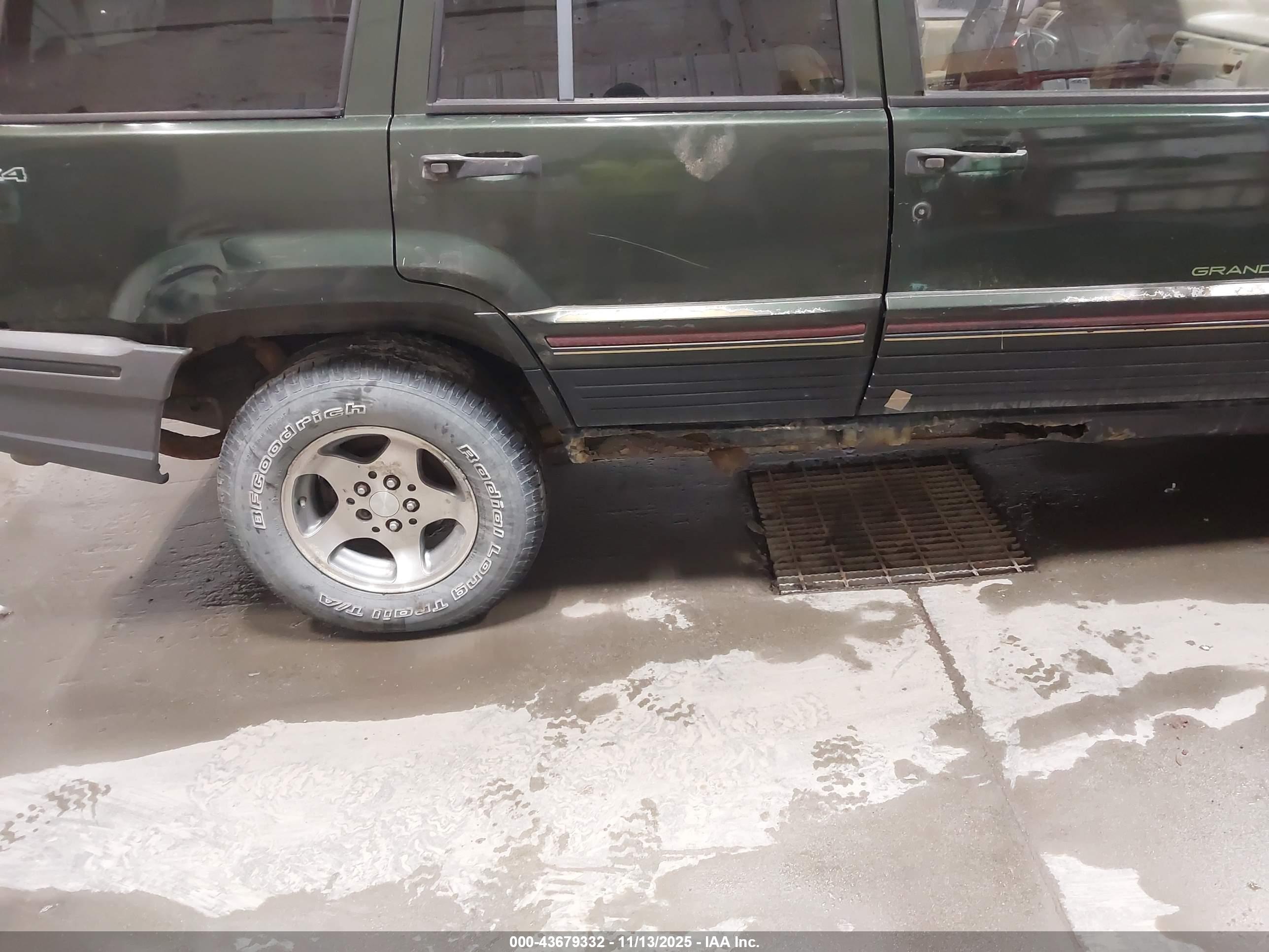 JEEP GRAND image 6