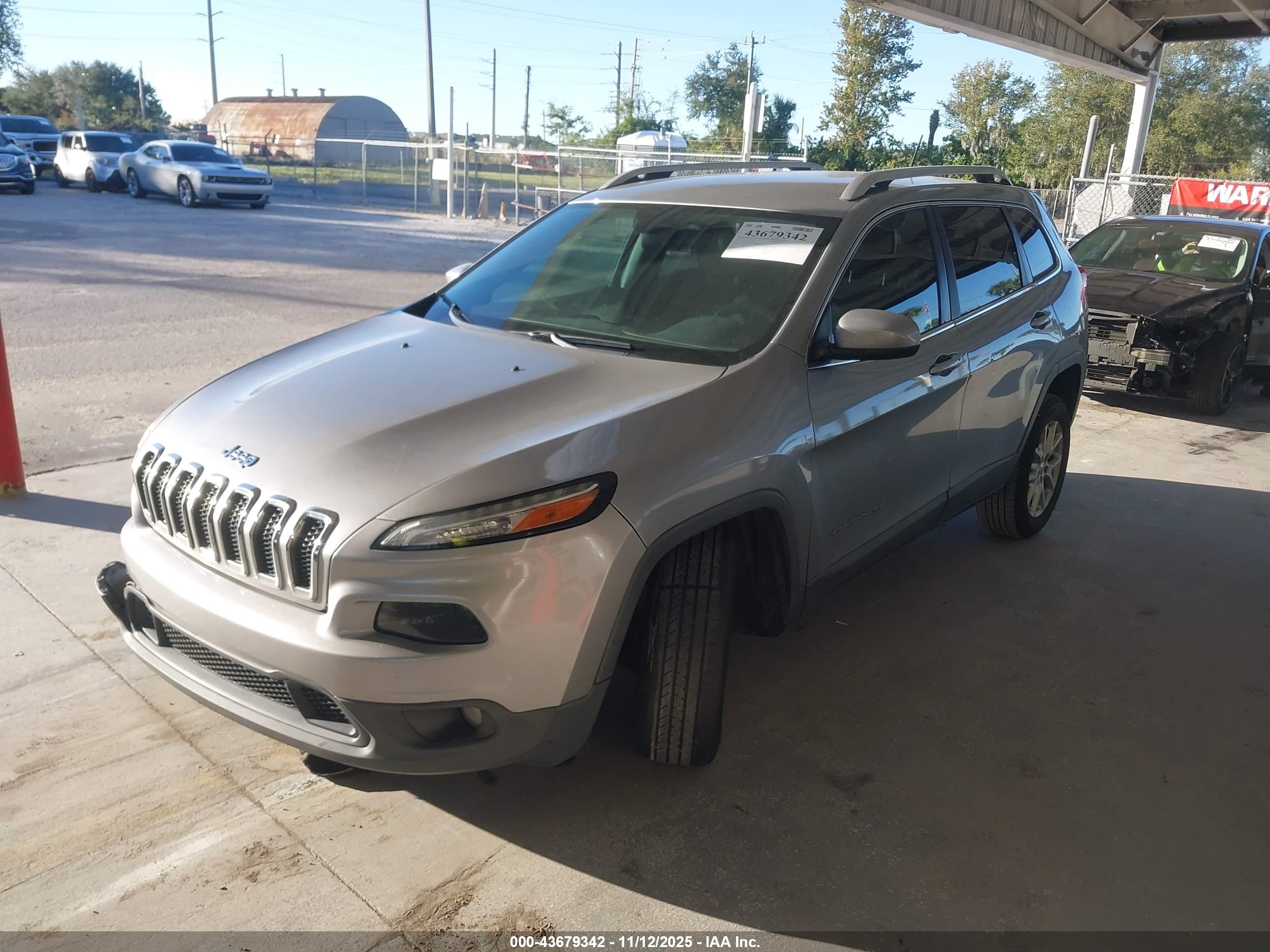 JEEP CHEROKEE image 2