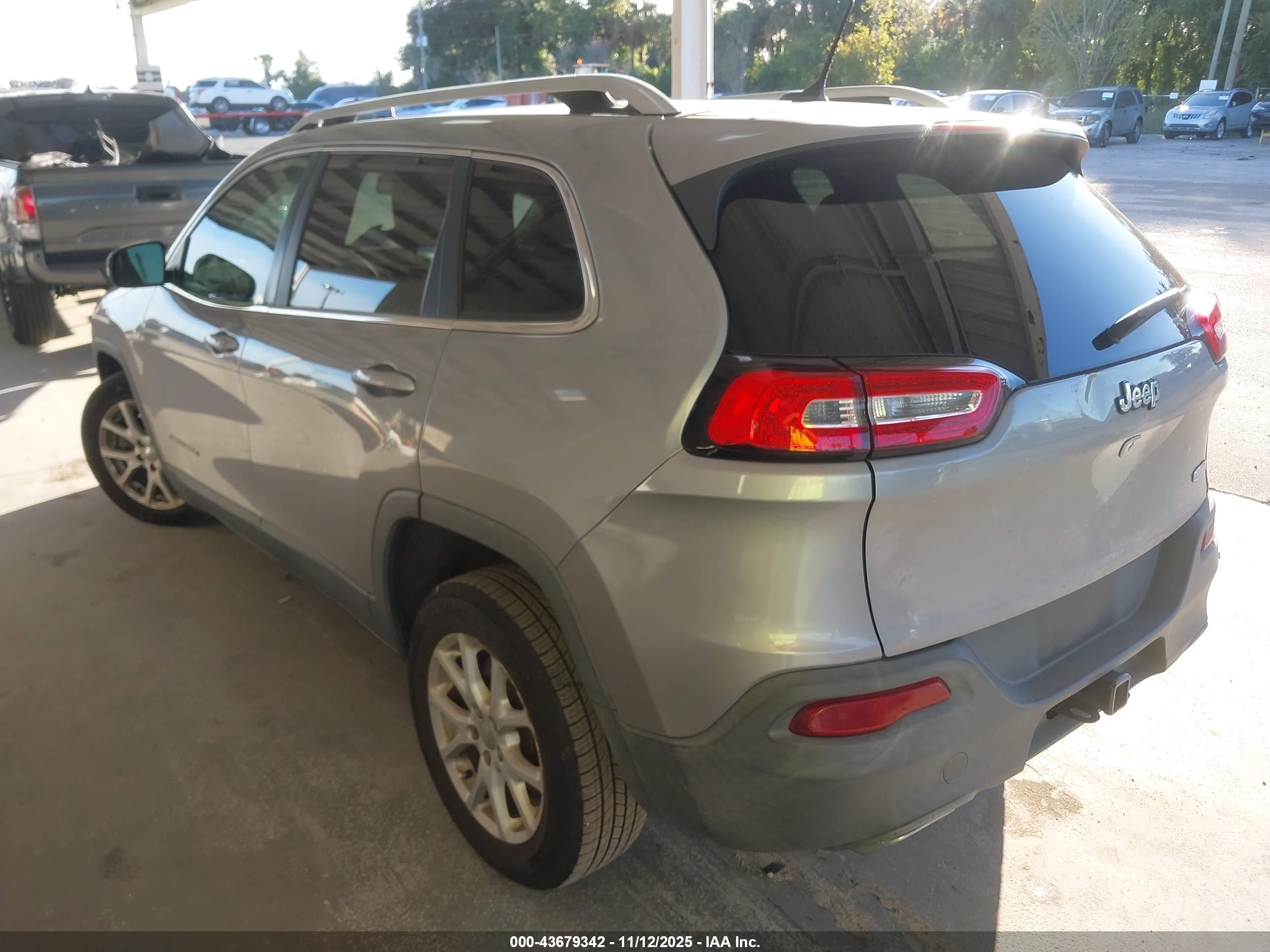 JEEP CHEROKEE image 3