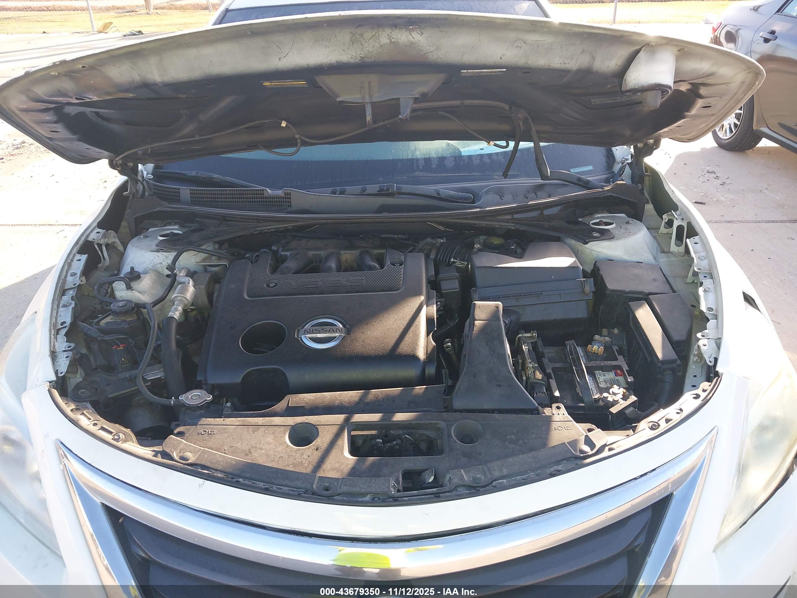 NISSAN ALTIMA image 10