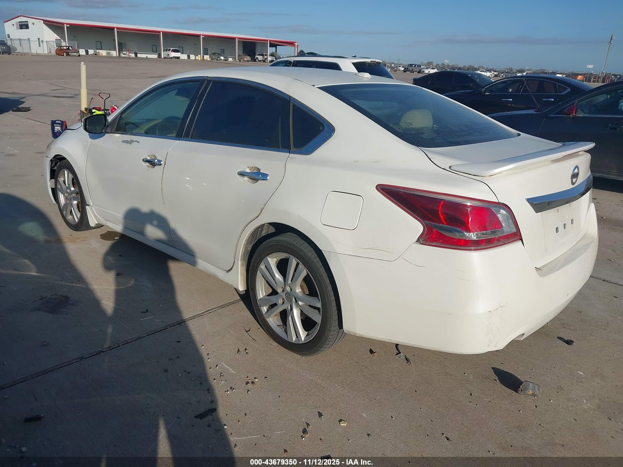 NISSAN ALTIMA image 3