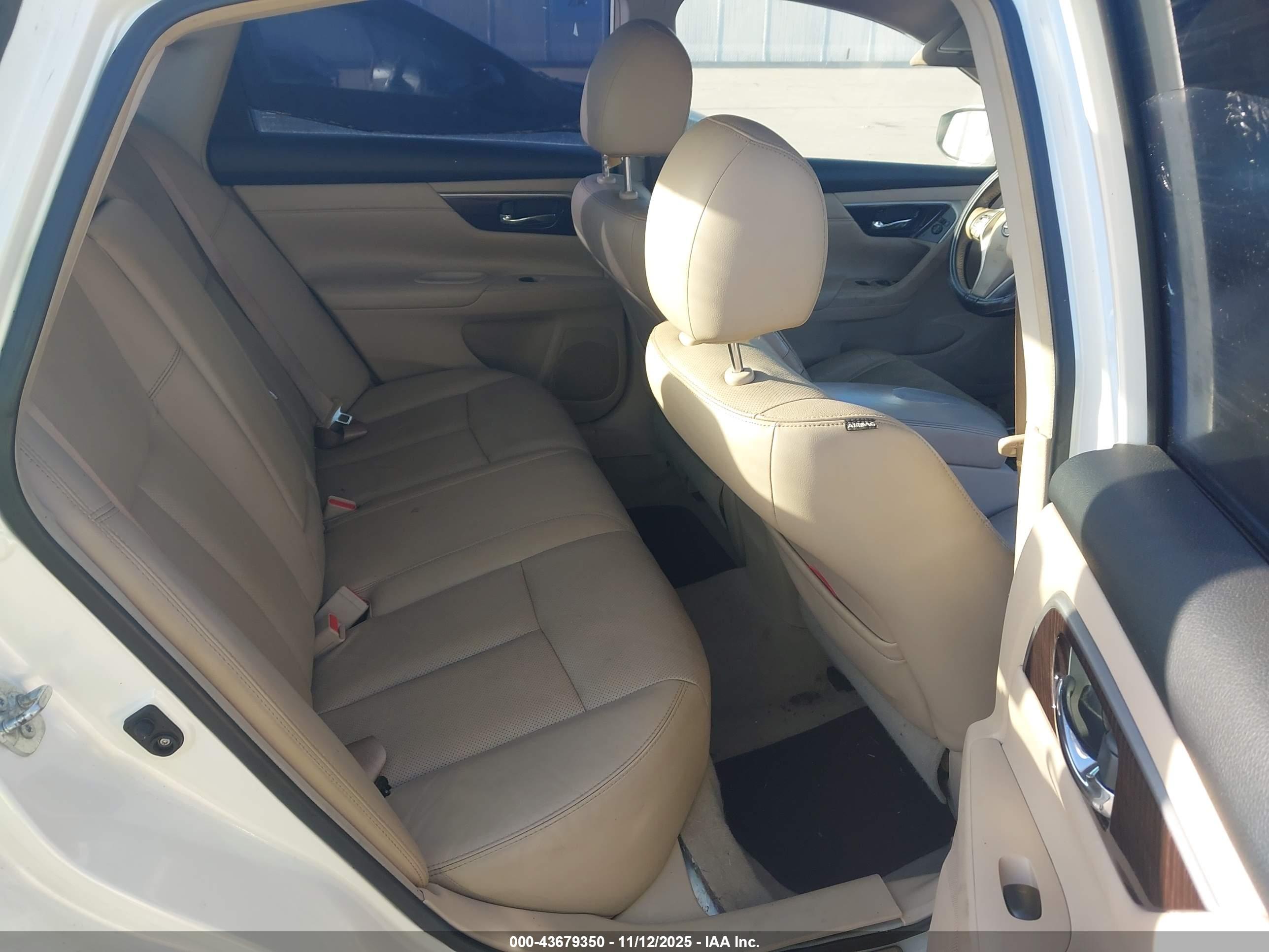 NISSAN ALTIMA image 8