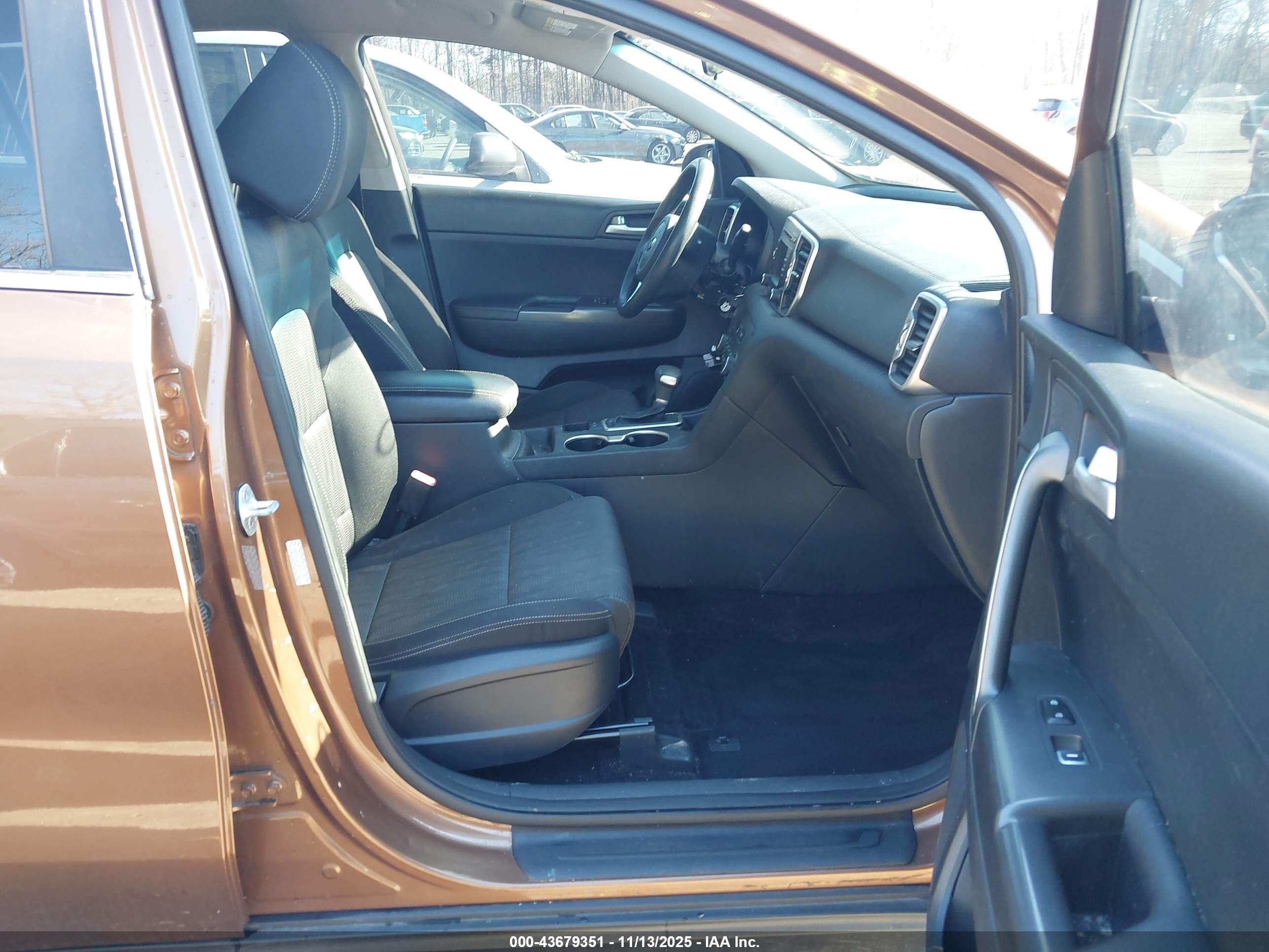 KIA SPORTAGE image 5