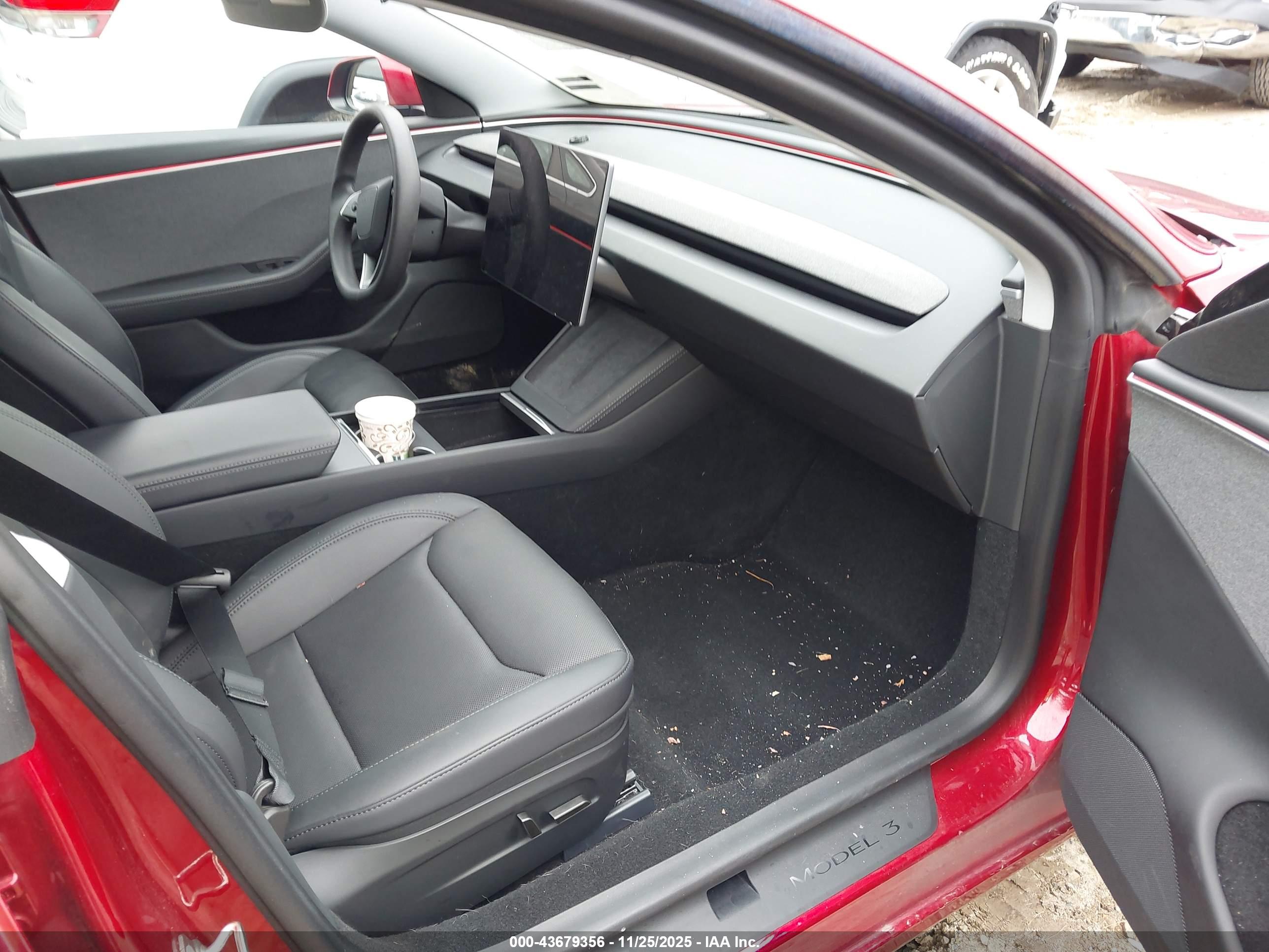 TESLA MODEL image 5