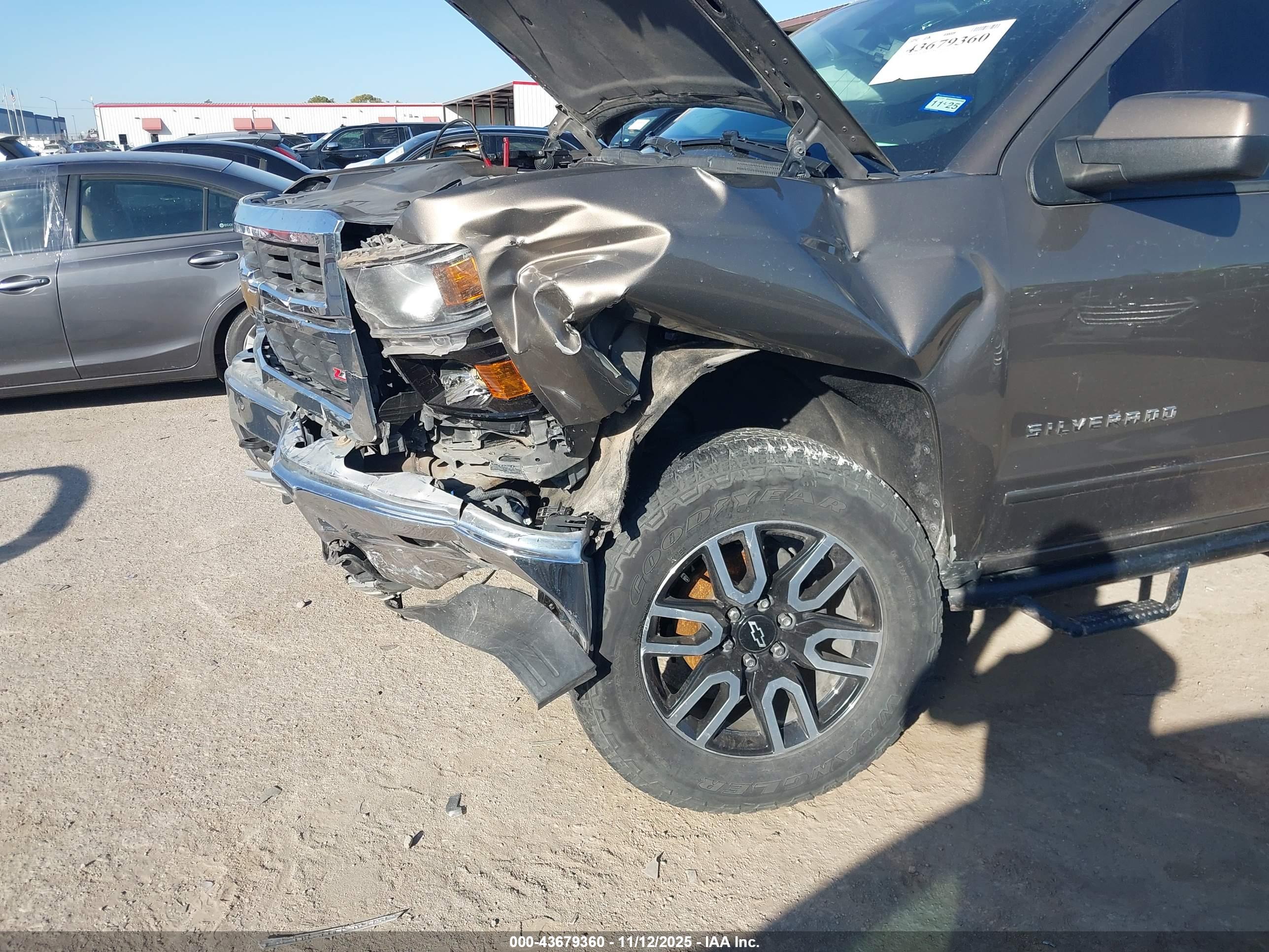 CHEVROLET SILVERADO image 6
