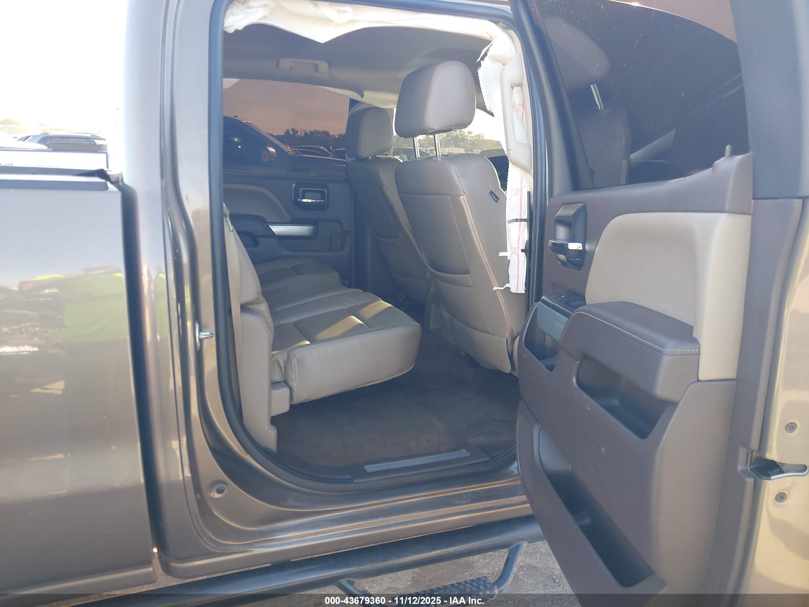 CHEVROLET SILVERADO image 8