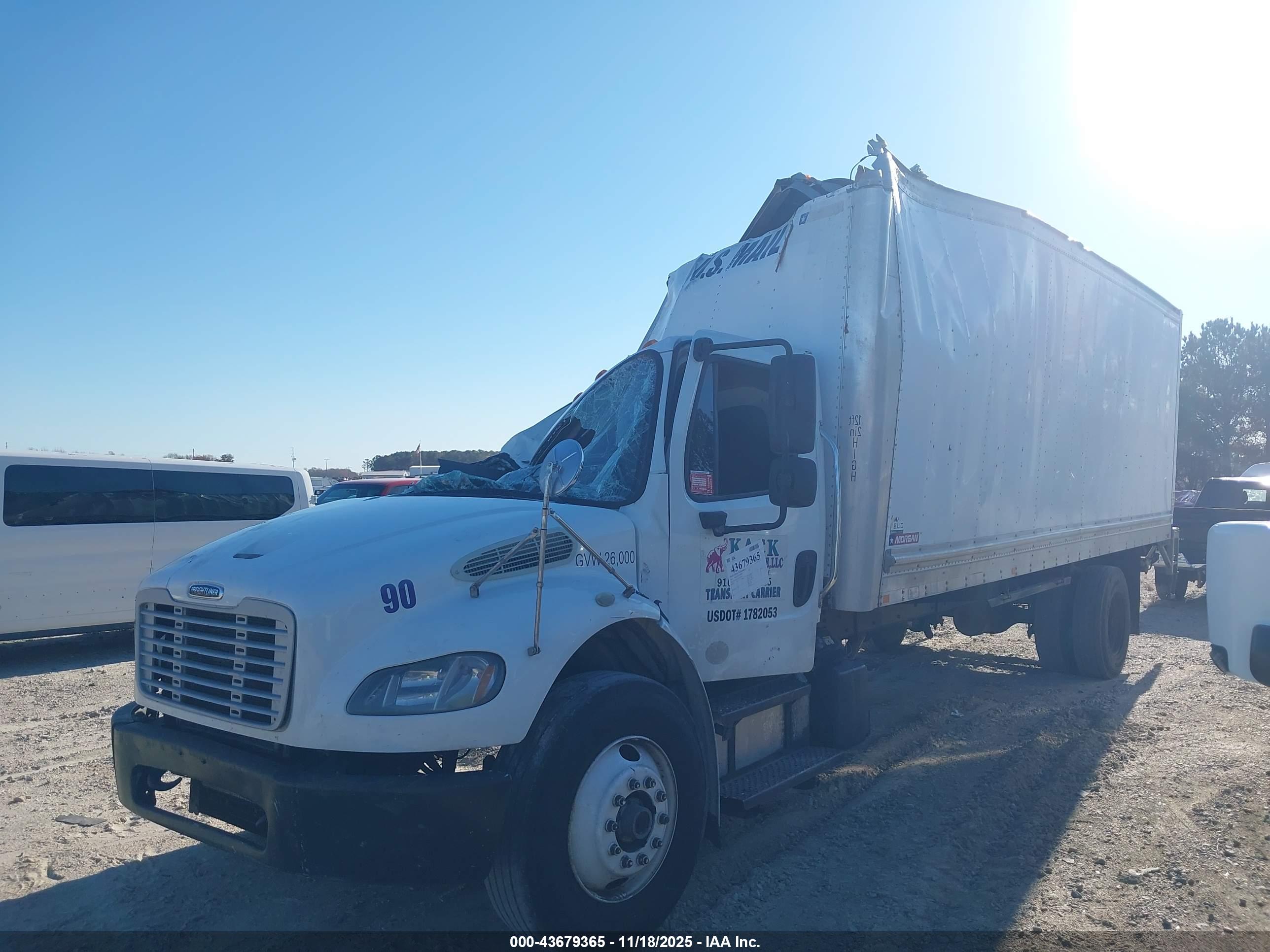 FREIGHTLINER M2 image 2