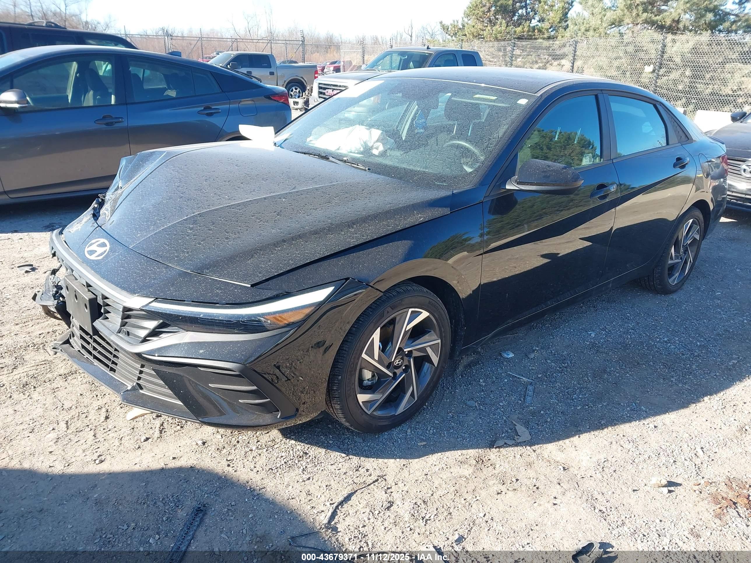 HYUNDAI ELANTRA image 2