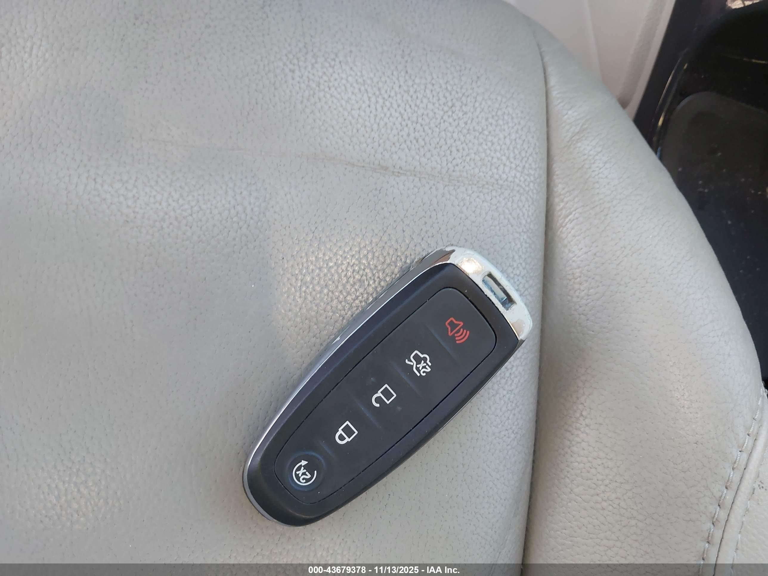 FORD ESCAPE image 11