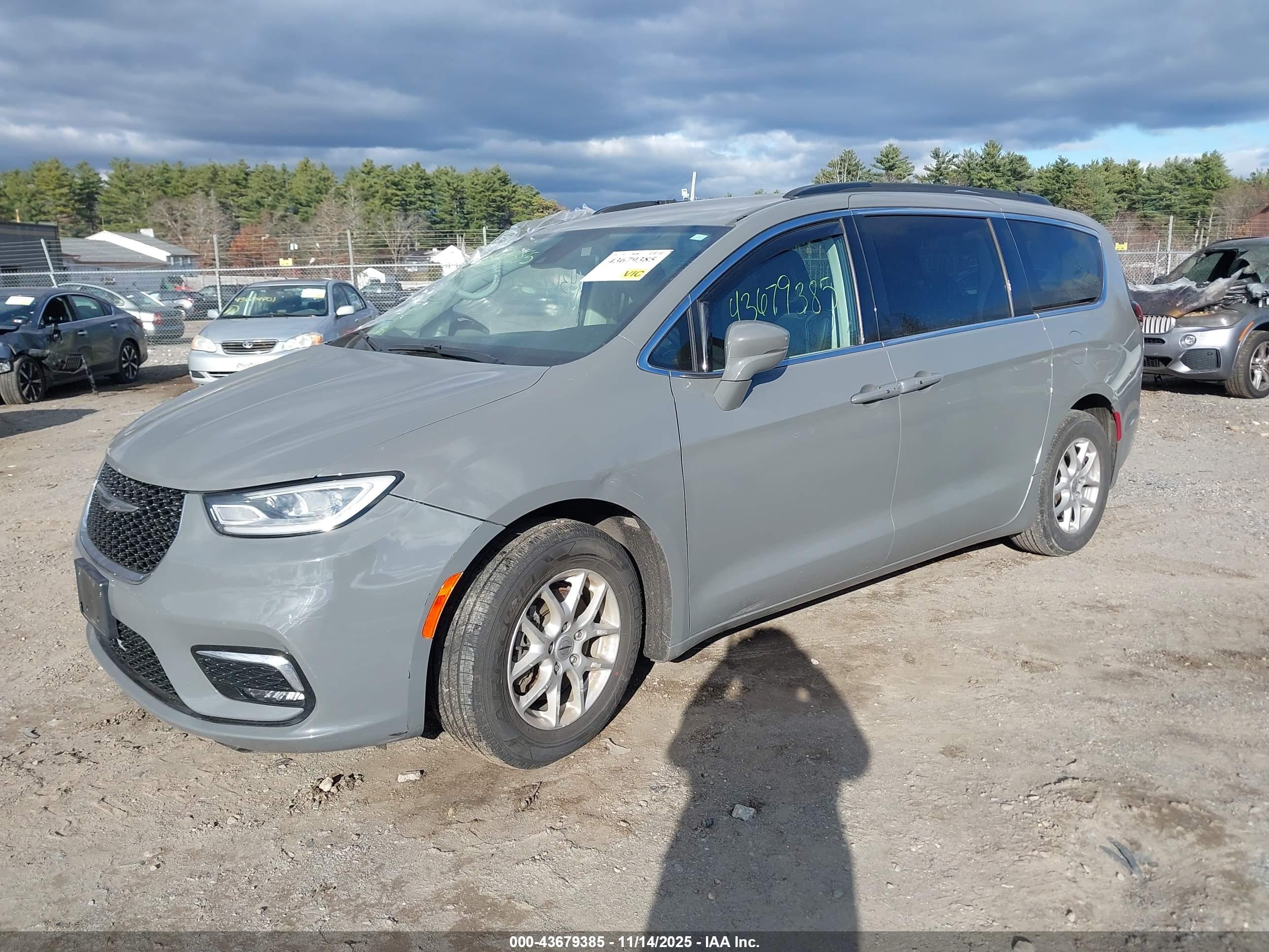 CHRYSLER PACIFICA image 2