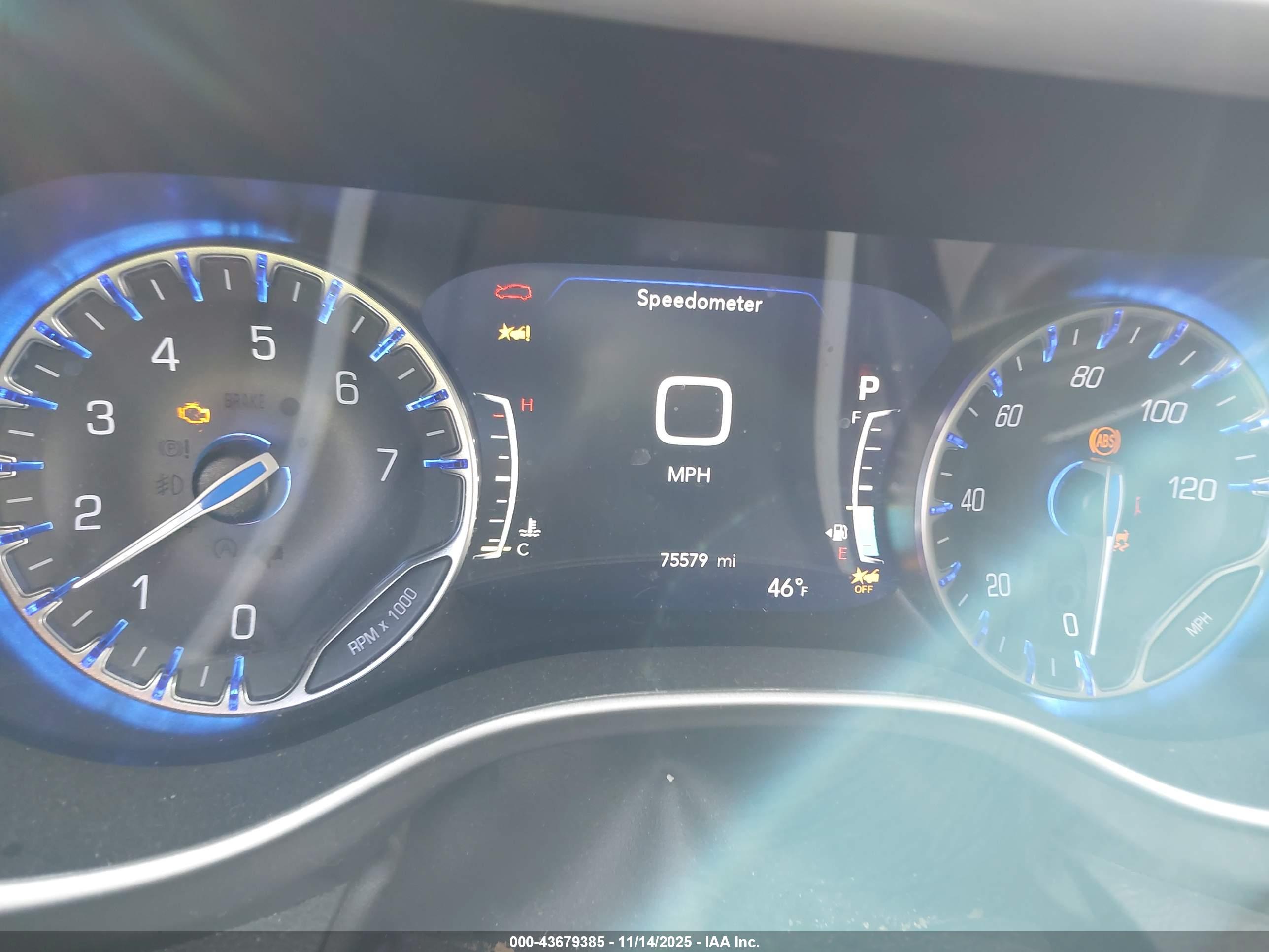 CHRYSLER PACIFICA image 7