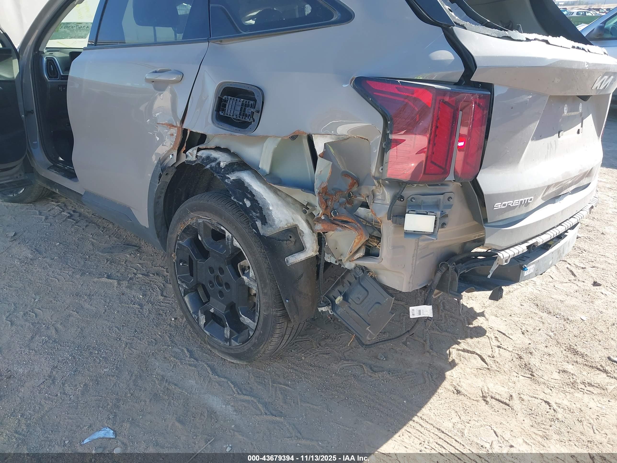 KIA SORENTO image 6