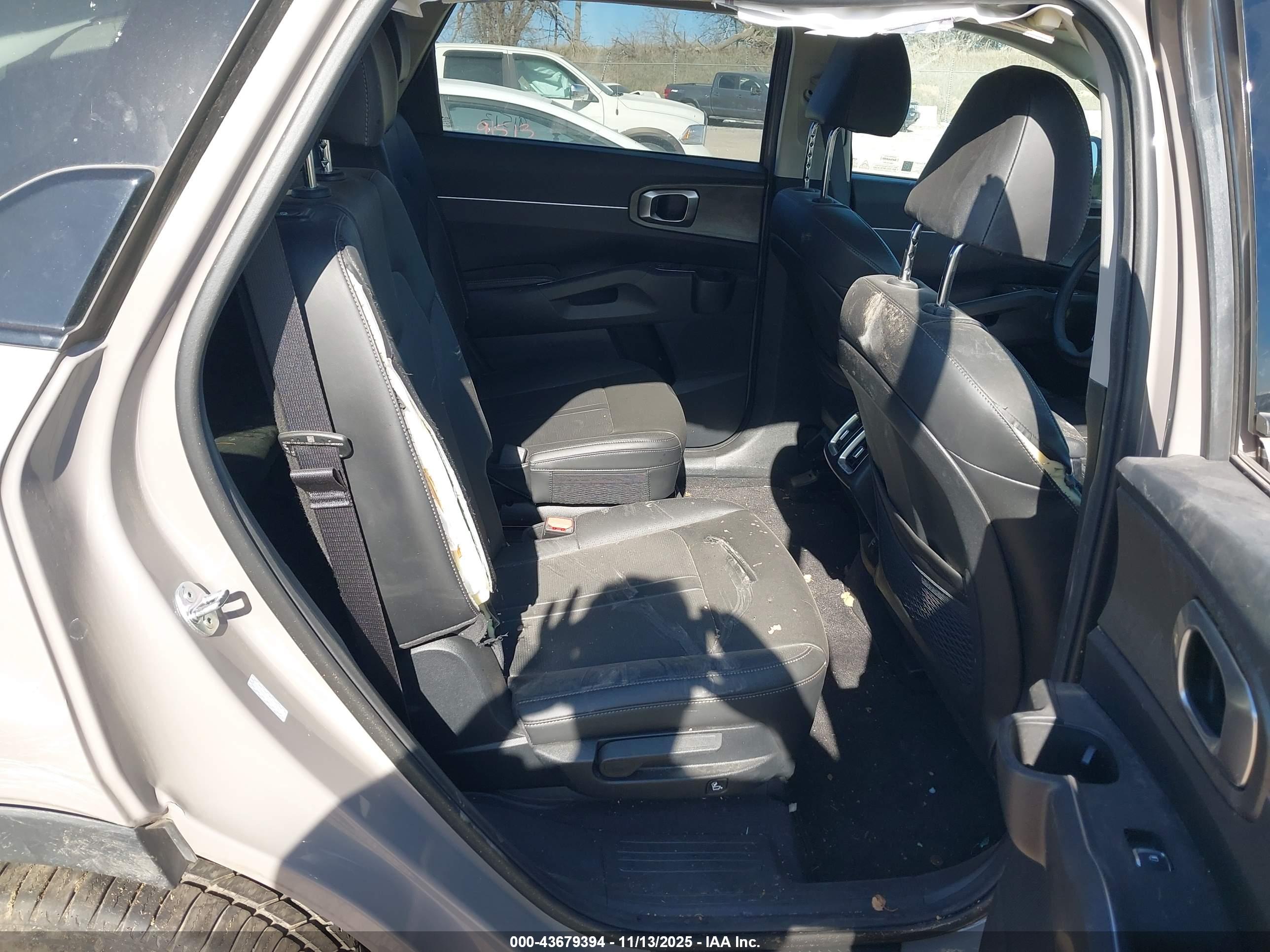 KIA SORENTO image 8