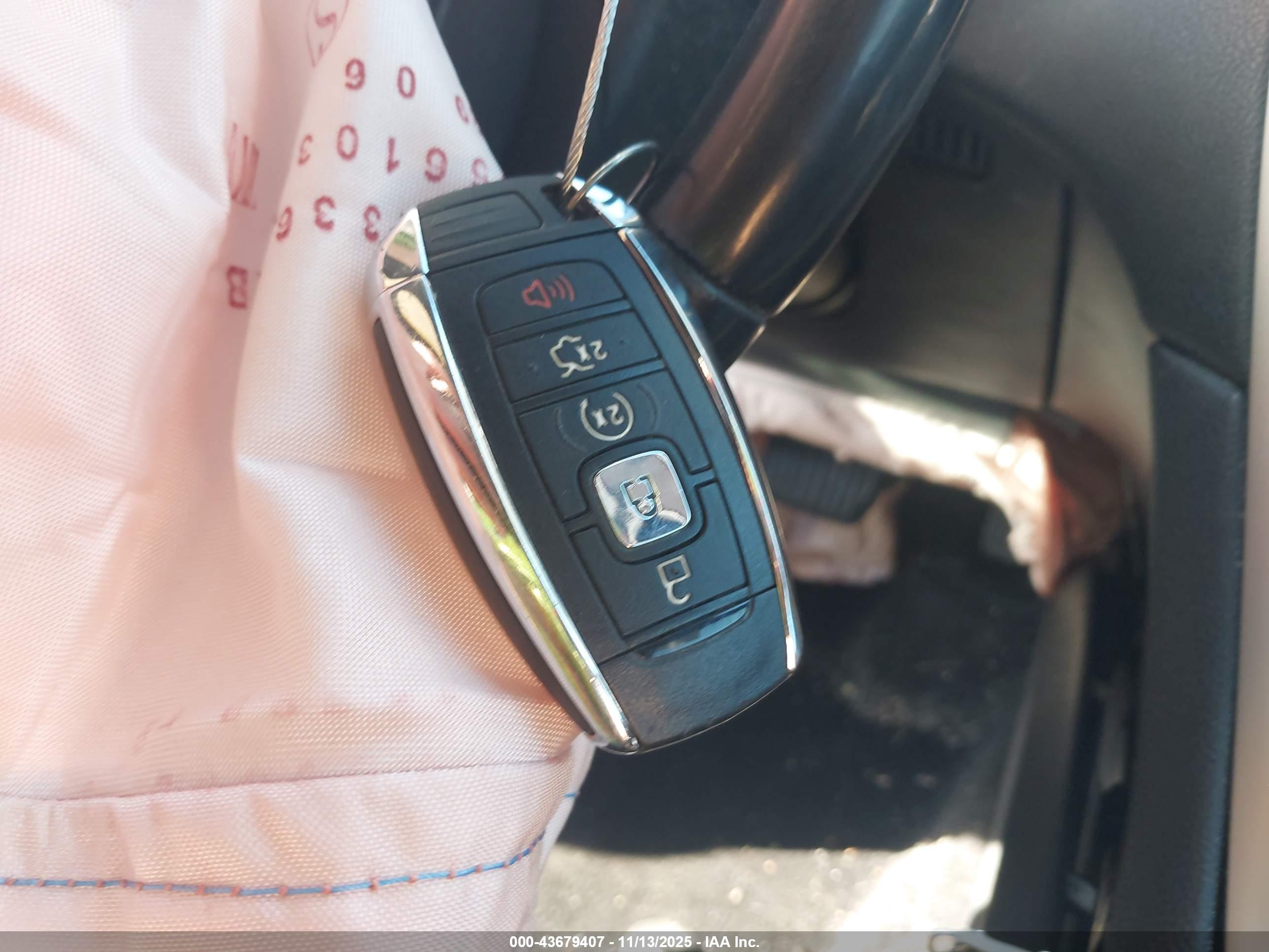 LINCOLN MKZ image 11