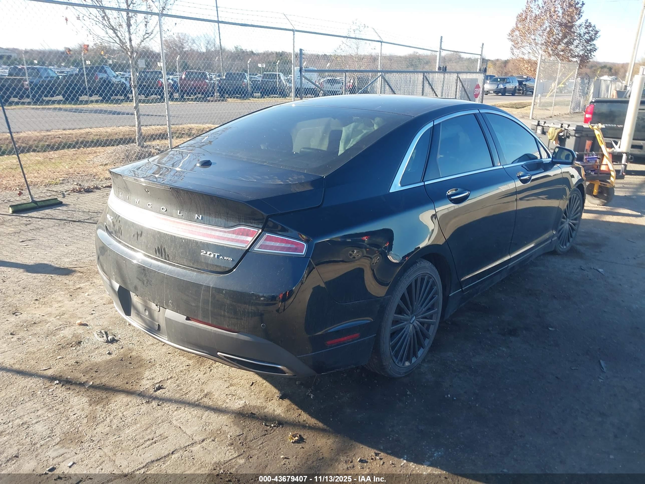 LINCOLN MKZ image 4