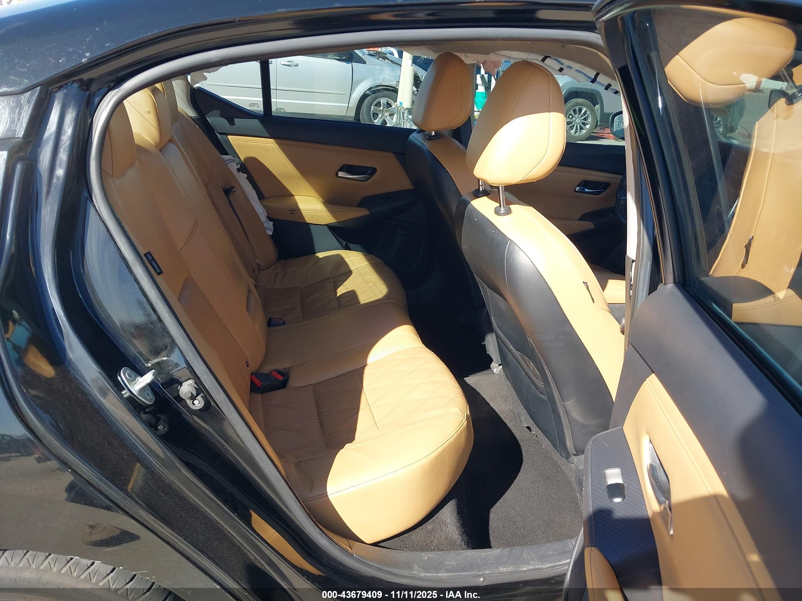 NISSAN SENTRA image 8