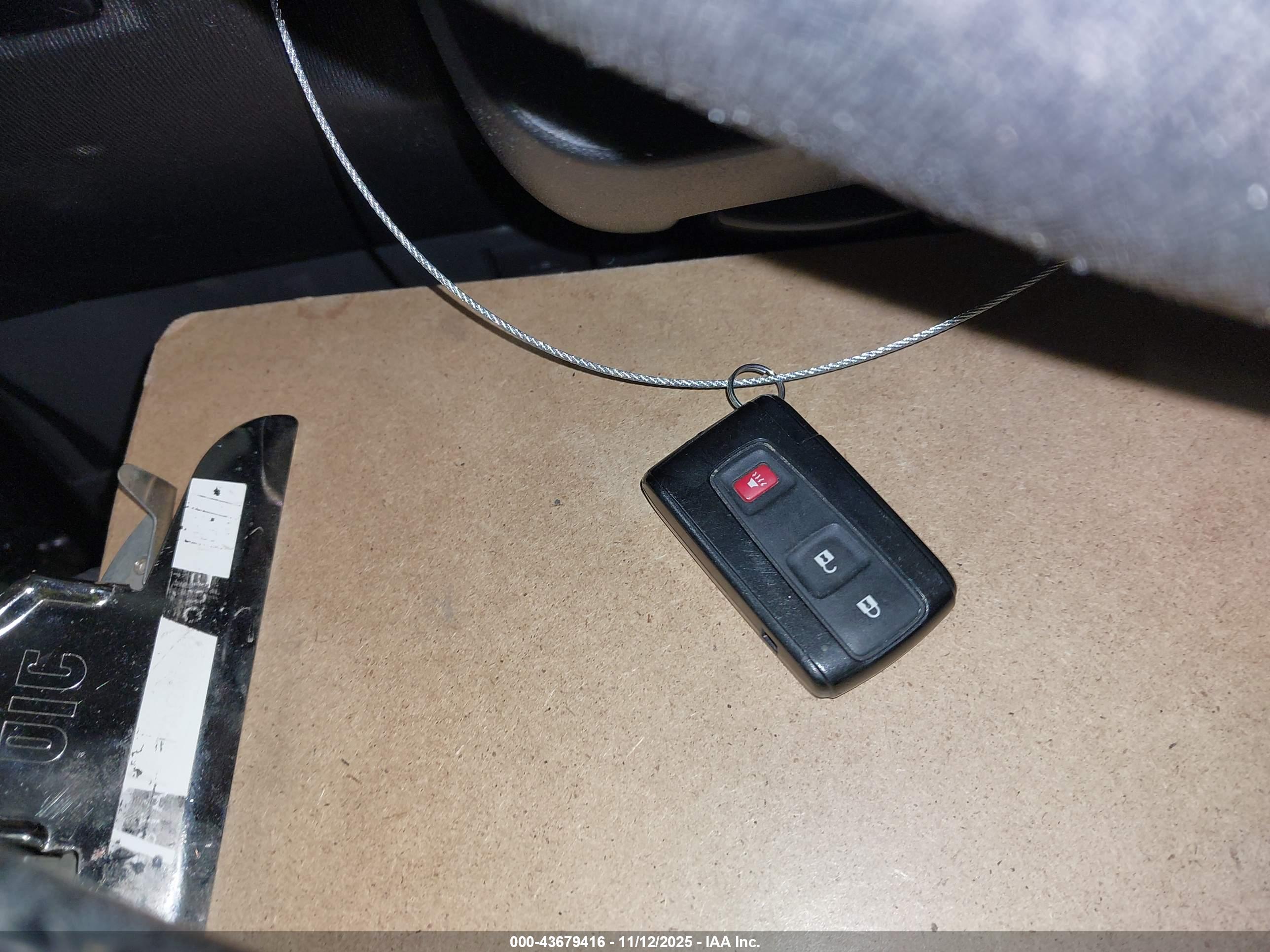 TOYOTA PRIUS image 11