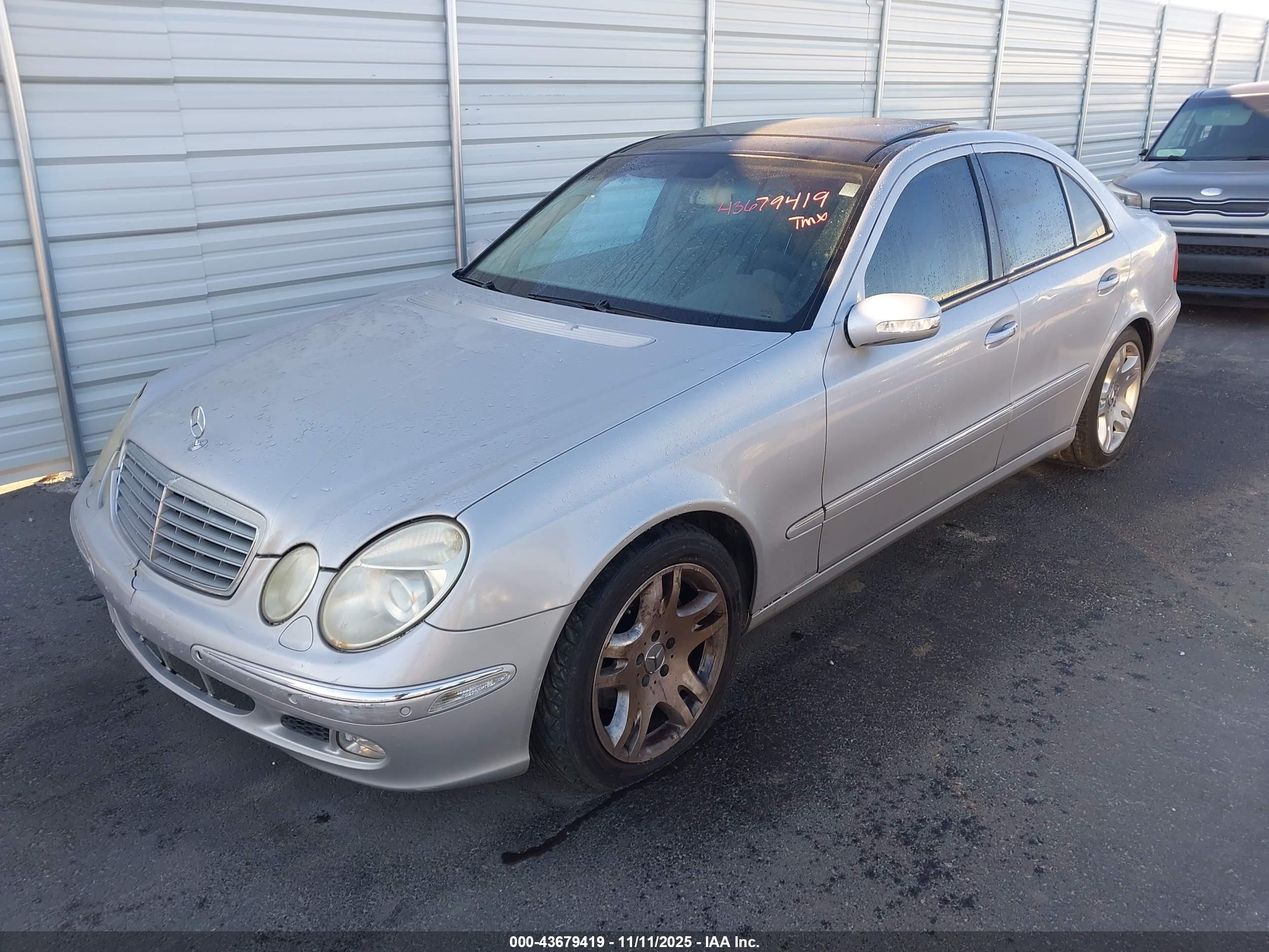 MERCEDES-BENZ E image 2