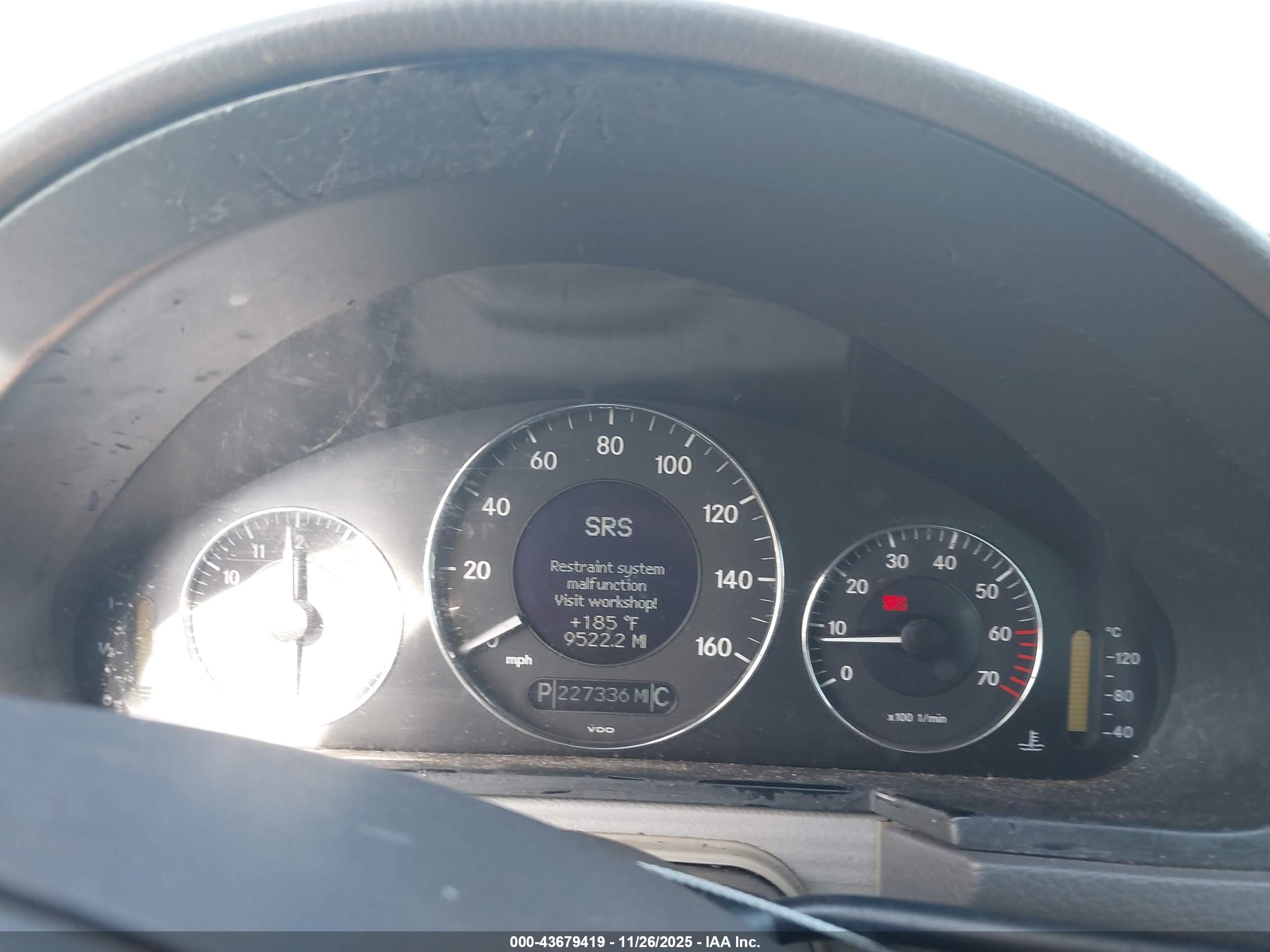 MERCEDES-BENZ E image 7