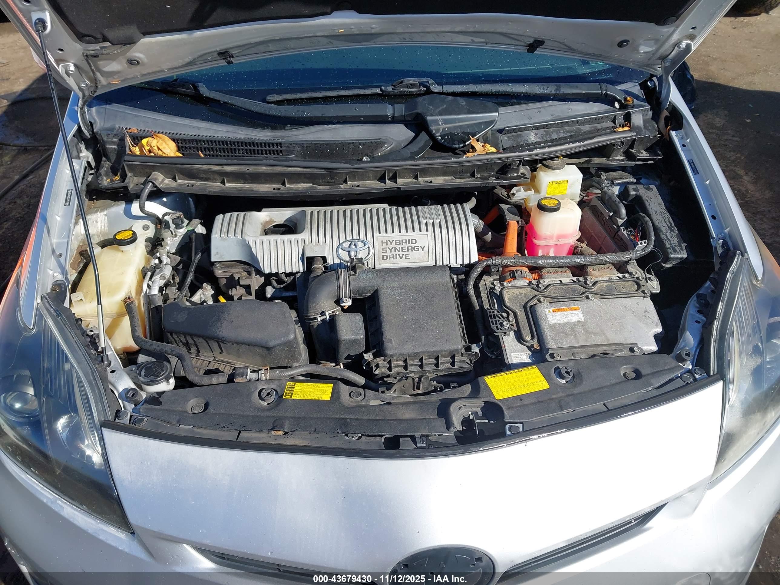 TOYOTA PRIUS image 10