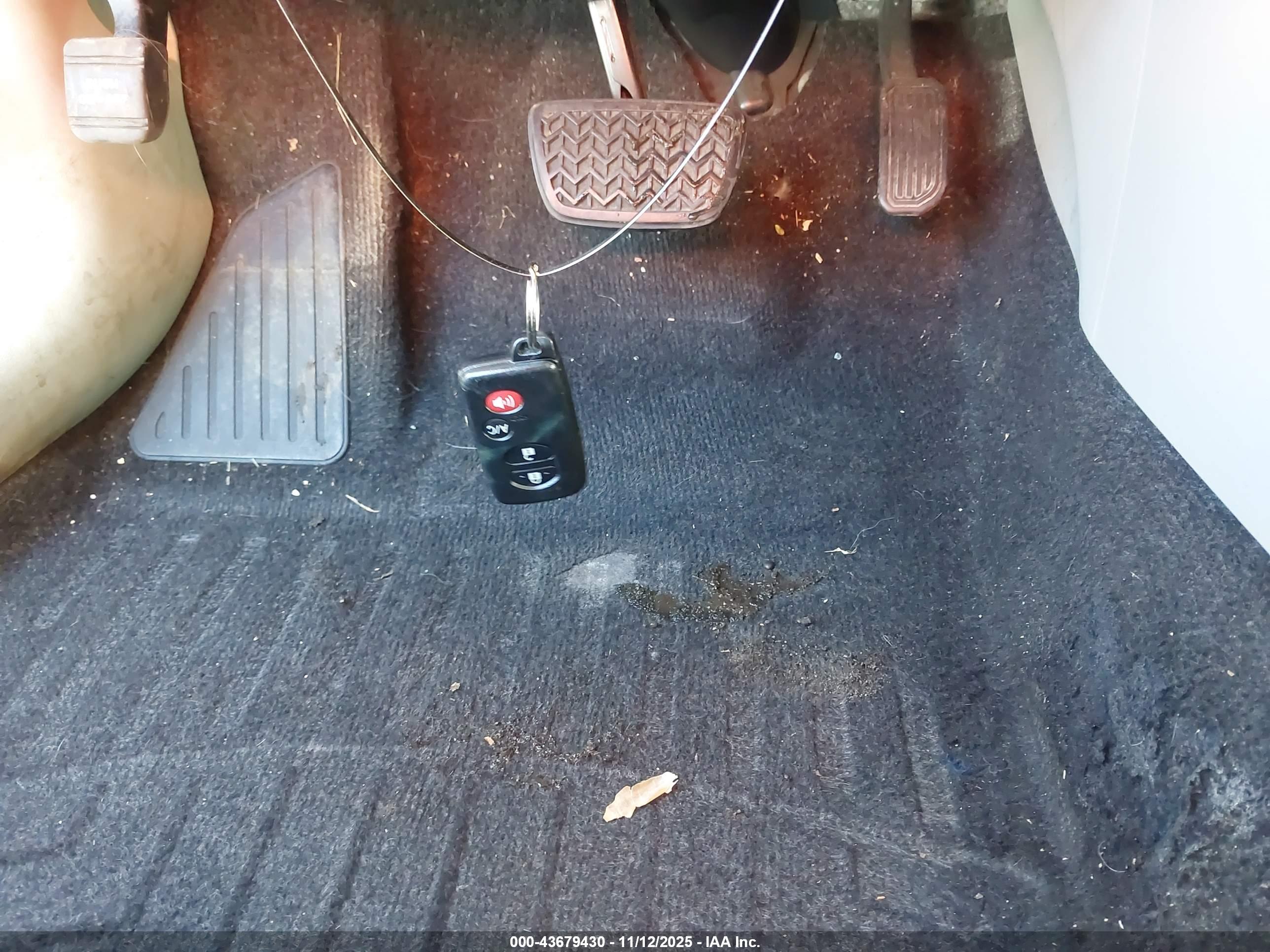 TOYOTA PRIUS image 11