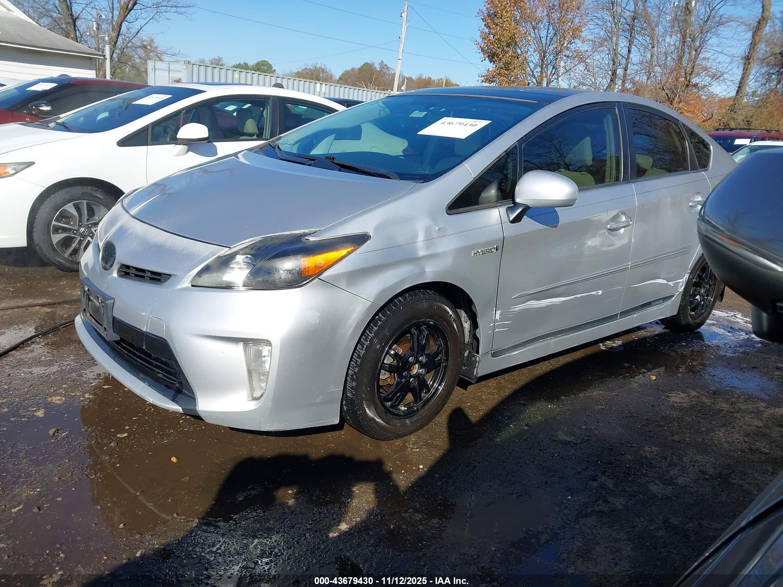 TOYOTA PRIUS image 2