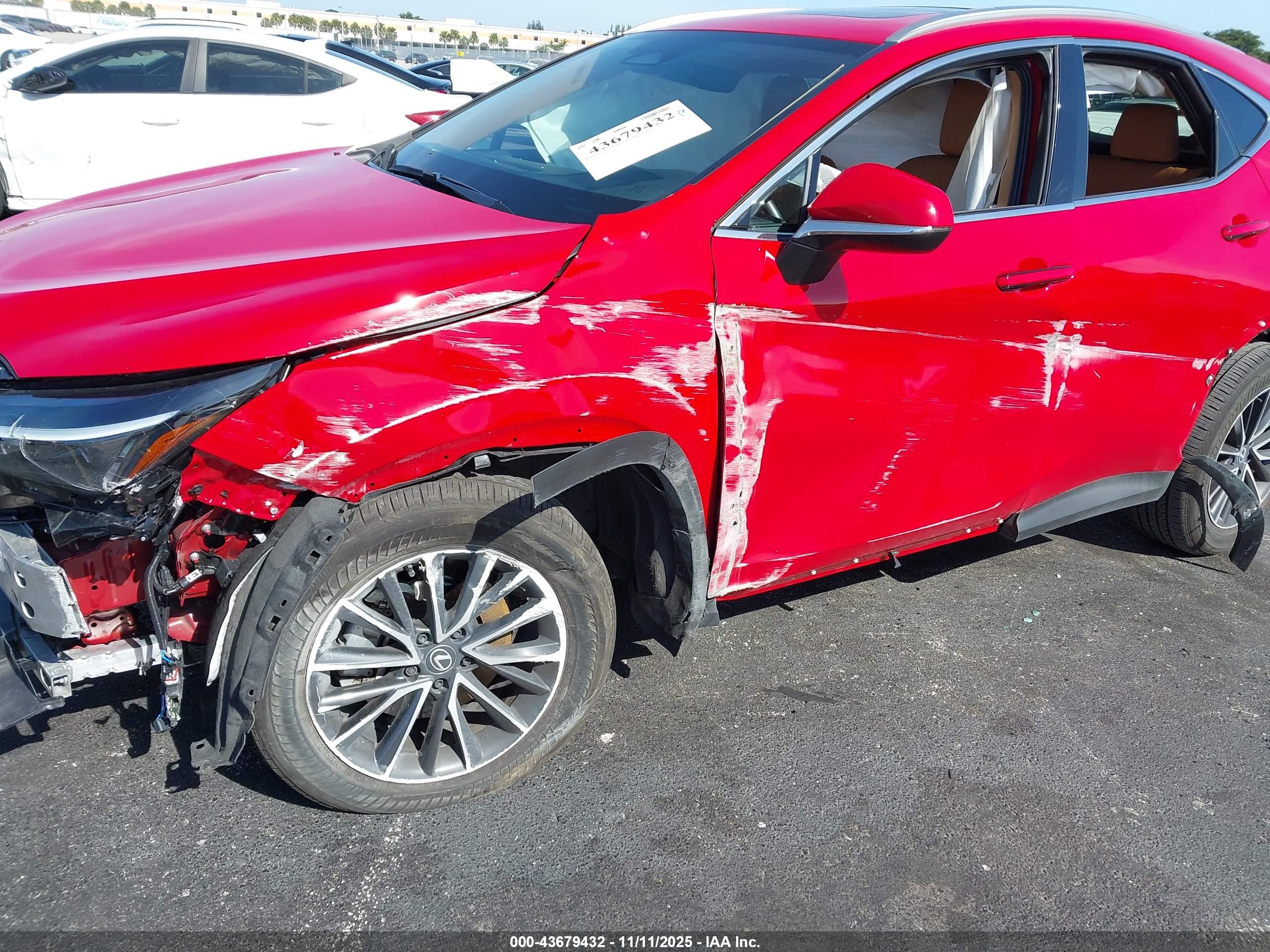 LEXUS NX image 6