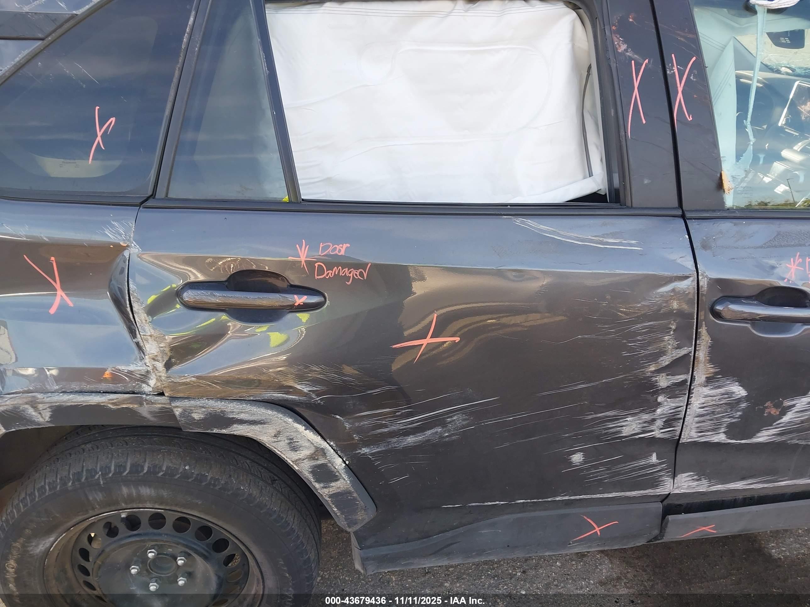TOYOTA RAV4 image 8