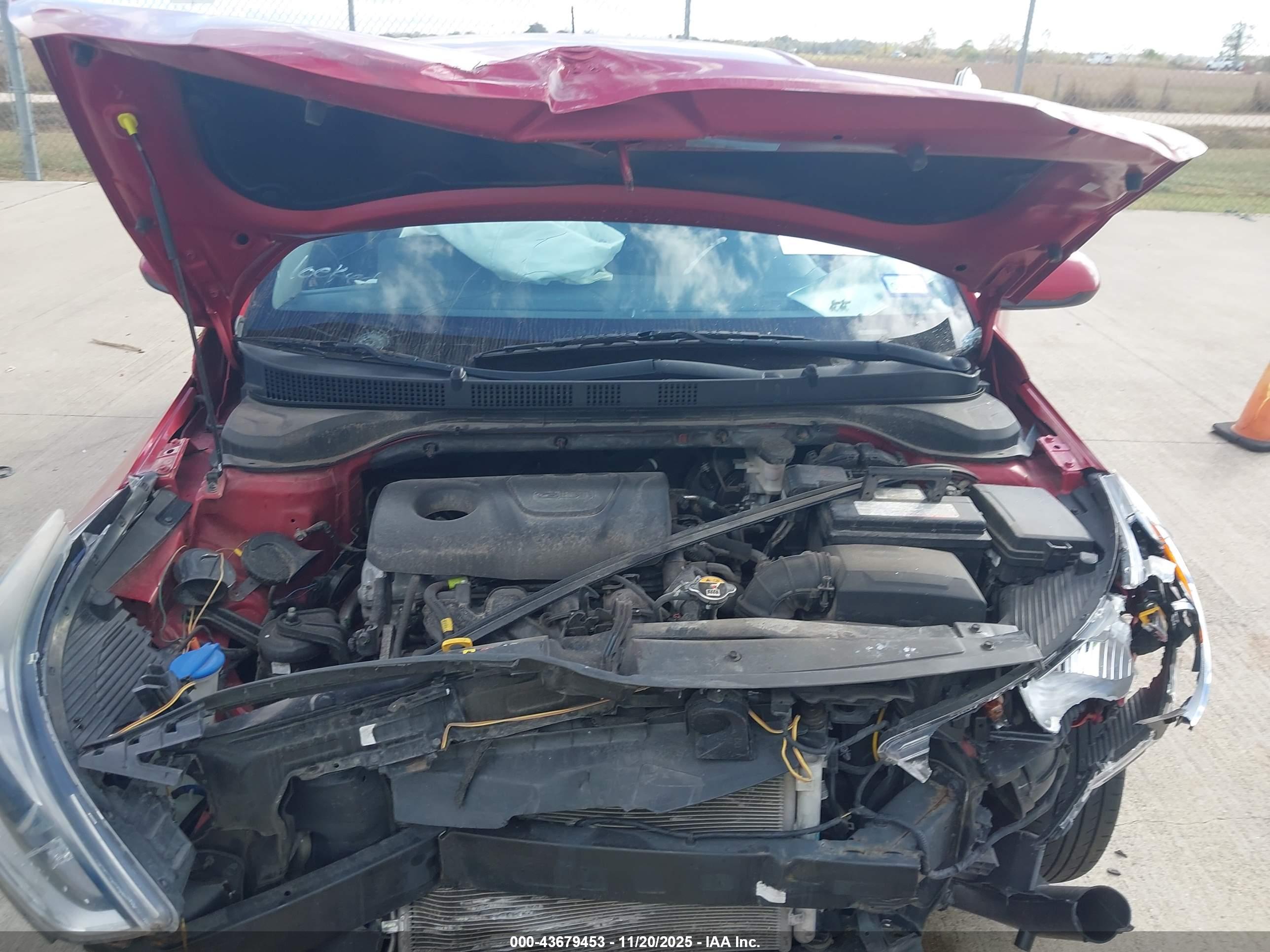 HYUNDAI ACCENT image 9