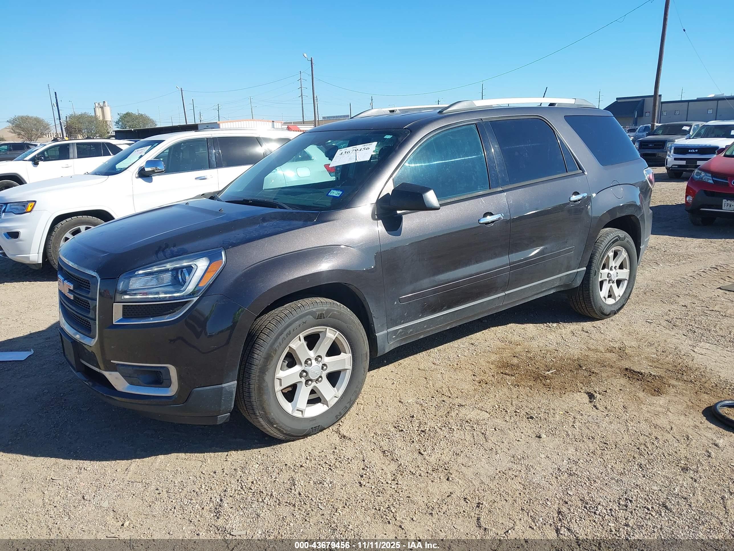 GMC ACADIA image 2