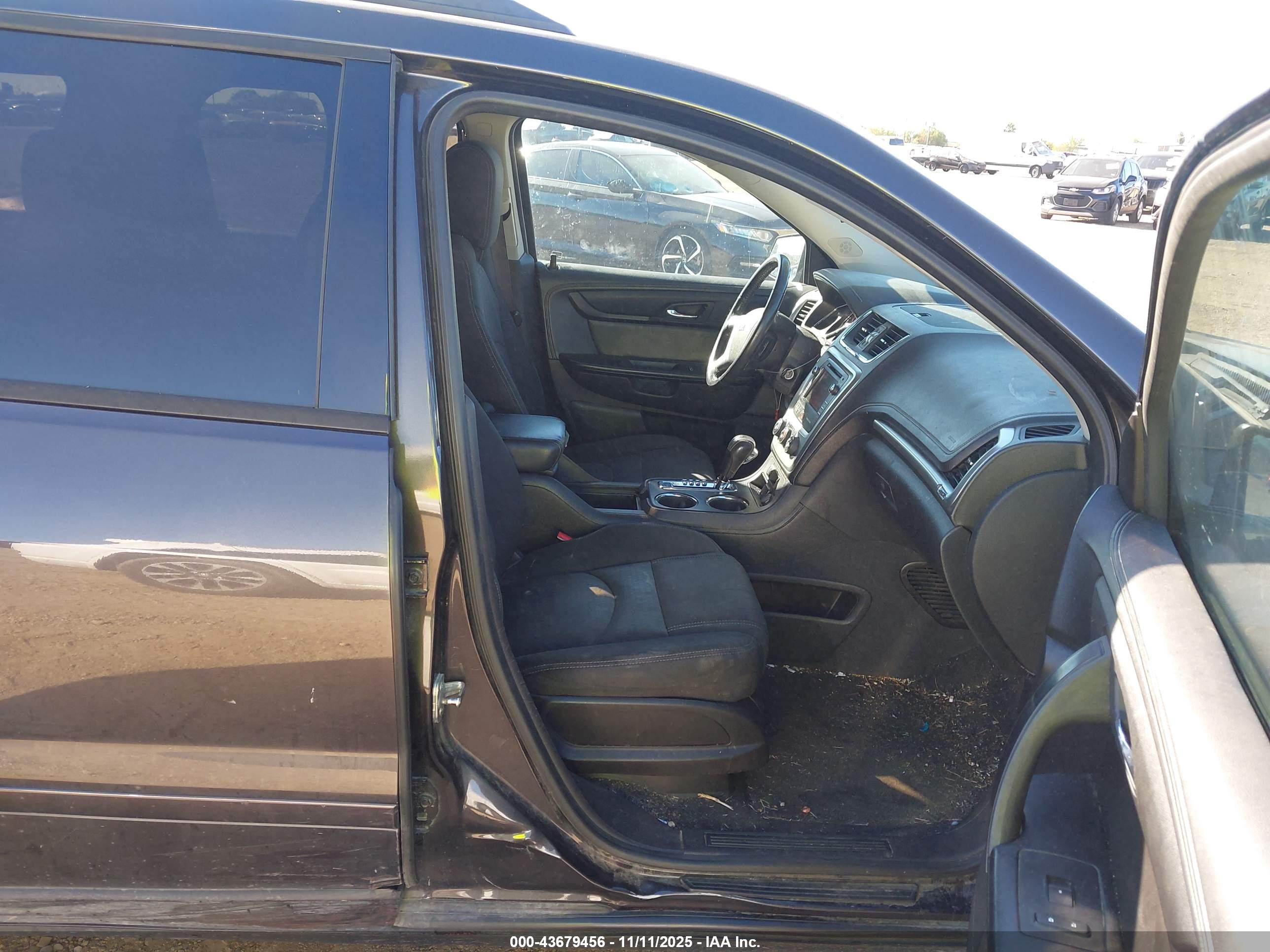 GMC ACADIA image 5