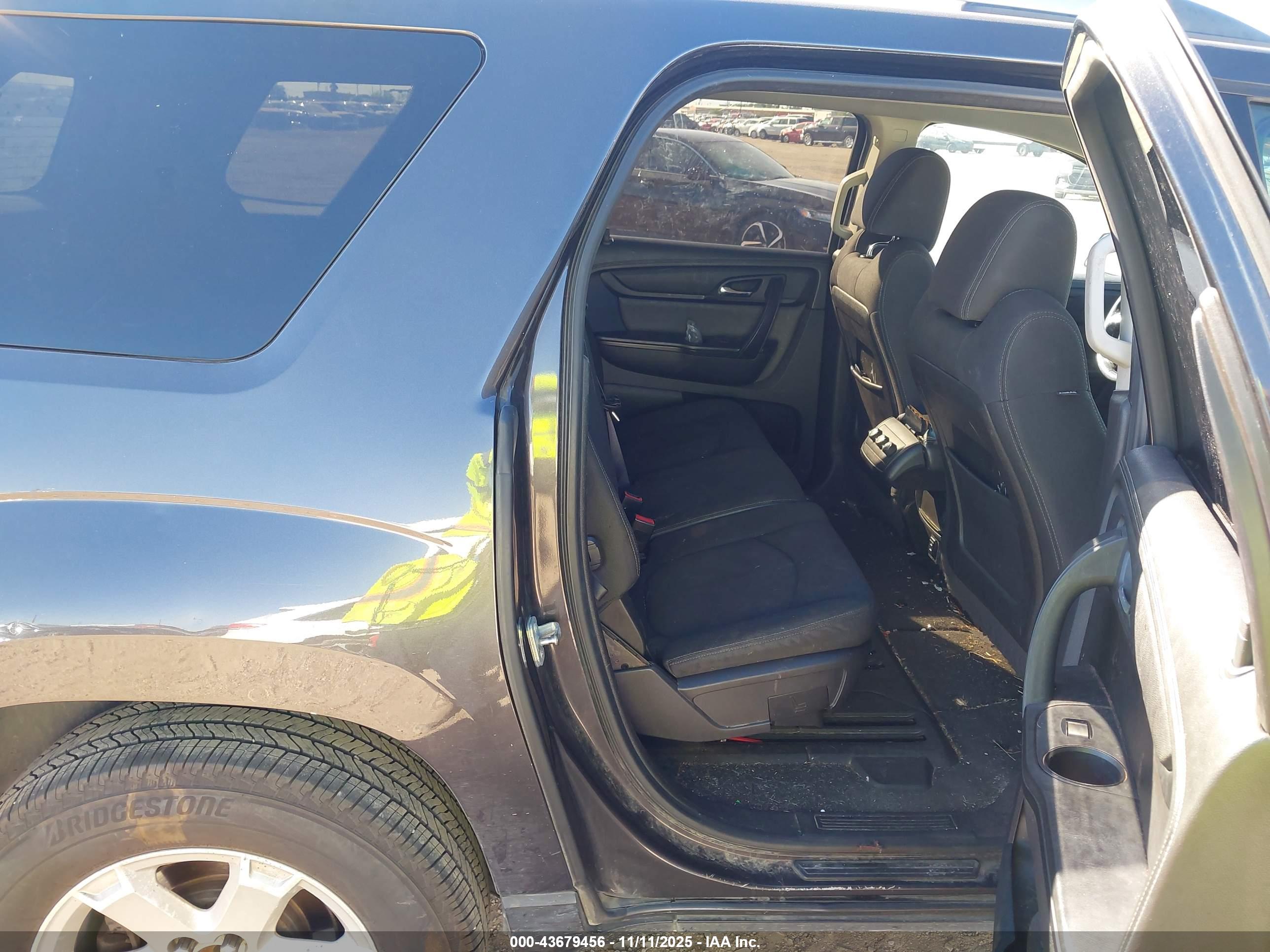 GMC ACADIA image 8