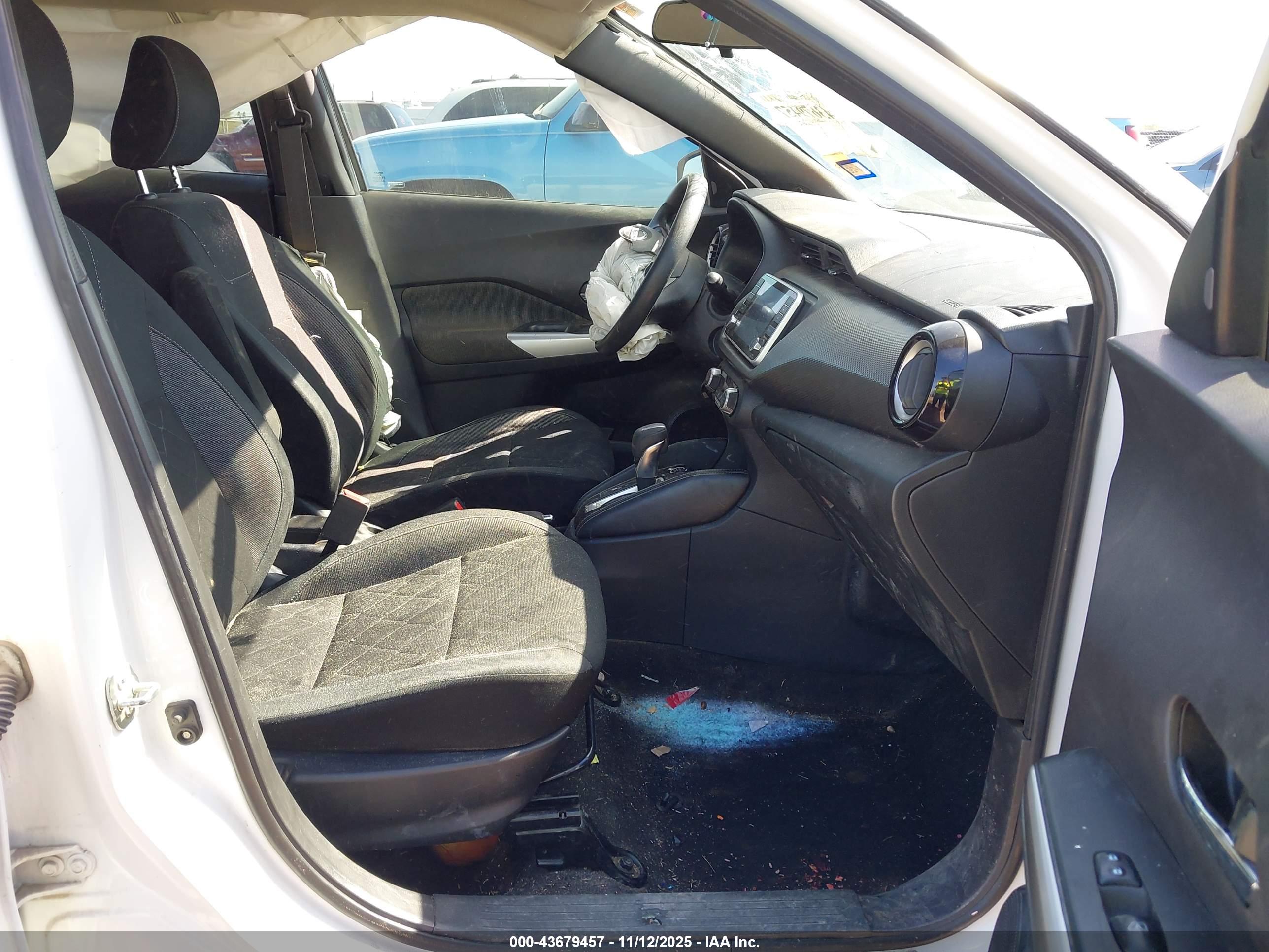 NISSAN KICKS image 5
