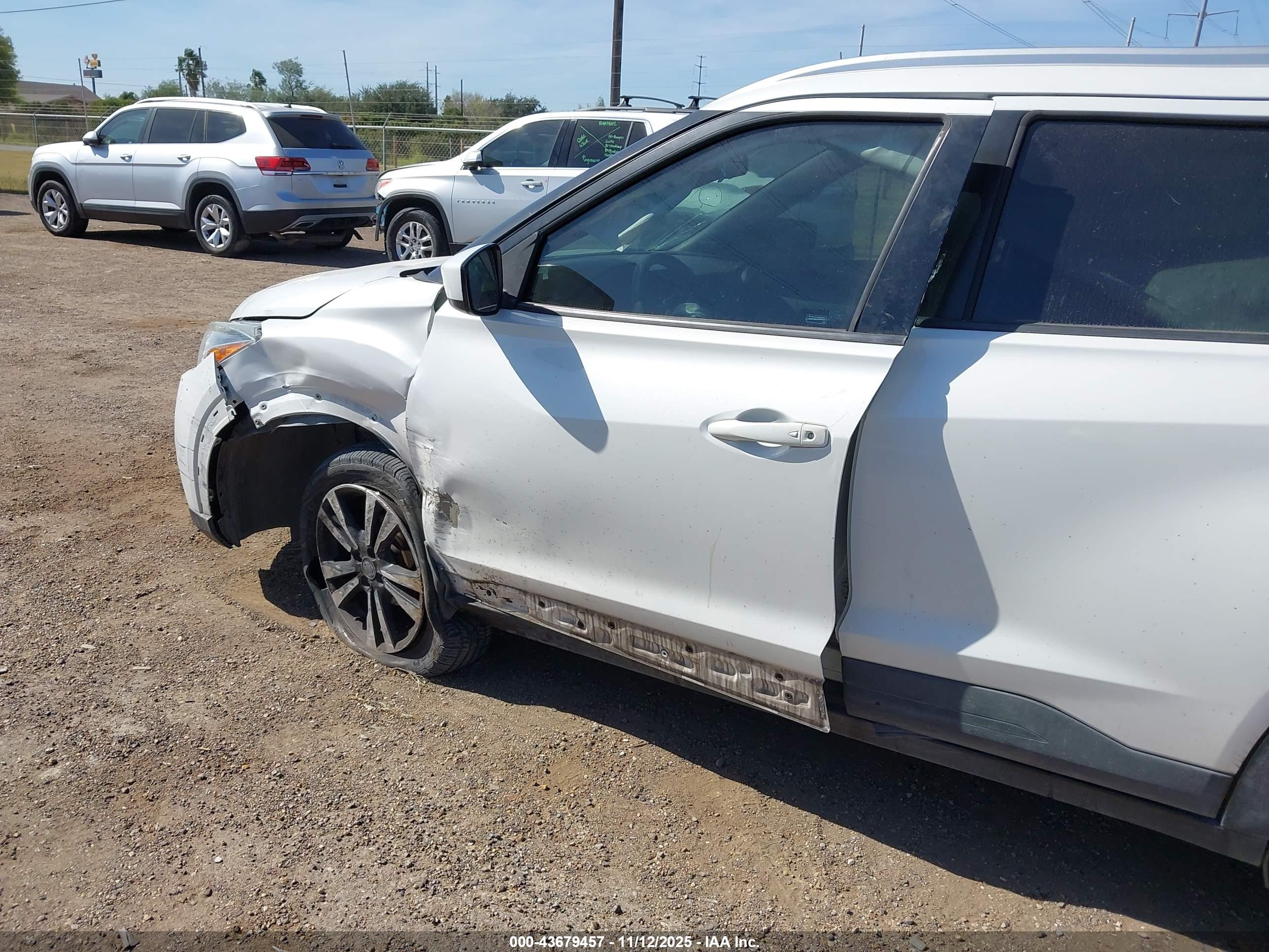 NISSAN KICKS image 6