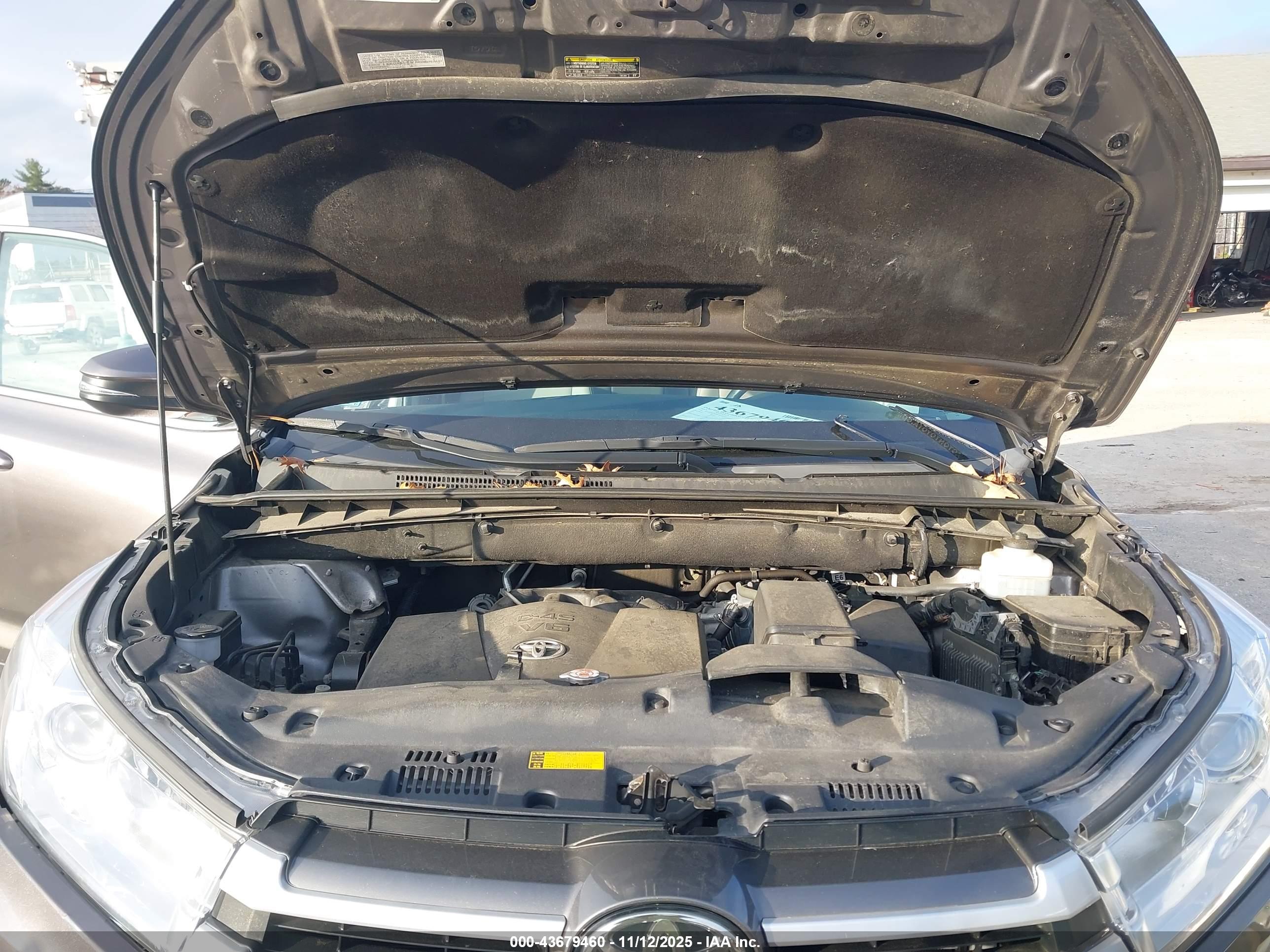 TOYOTA HIGHLANDER image 10