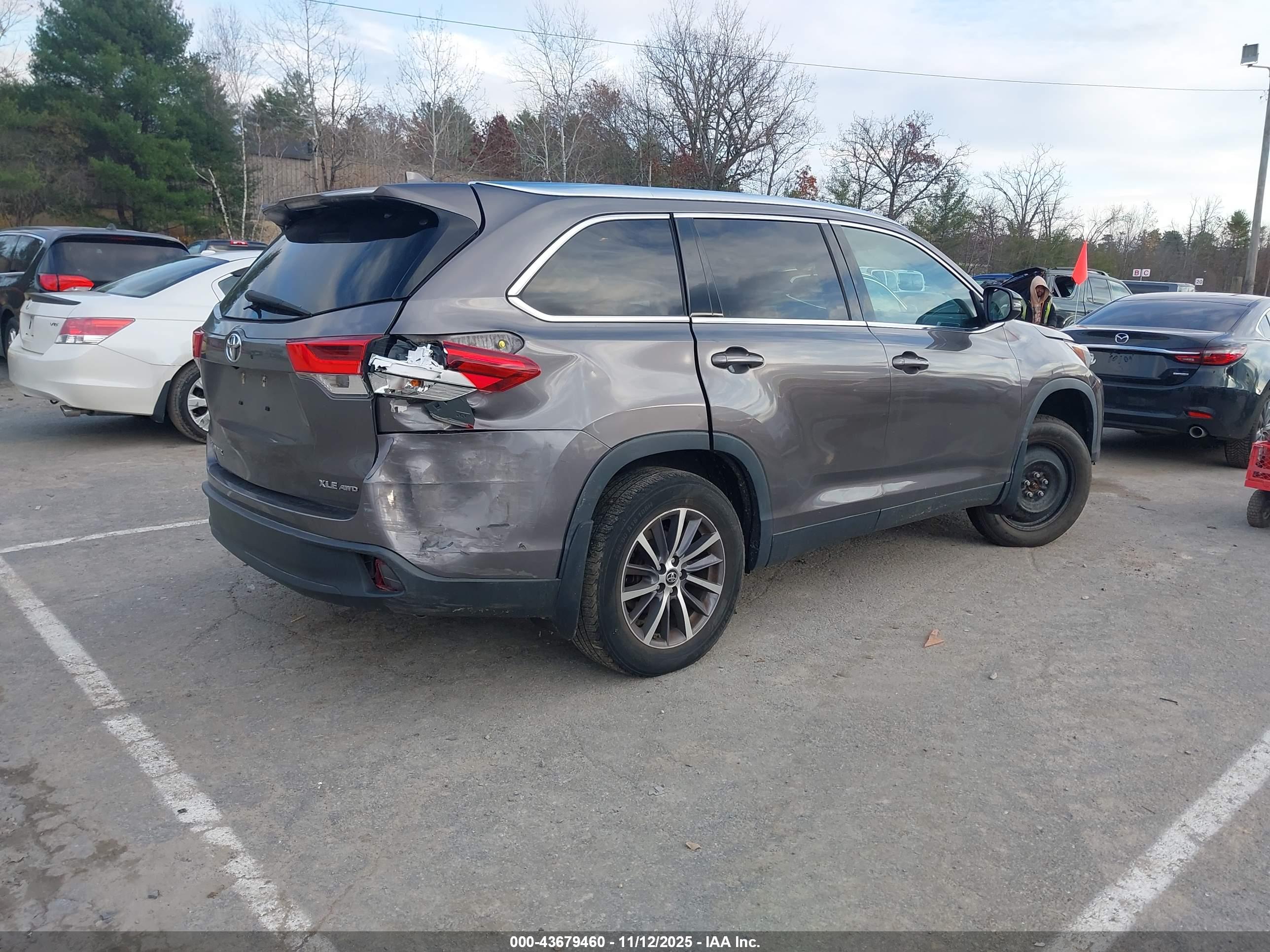 TOYOTA HIGHLANDER image 4