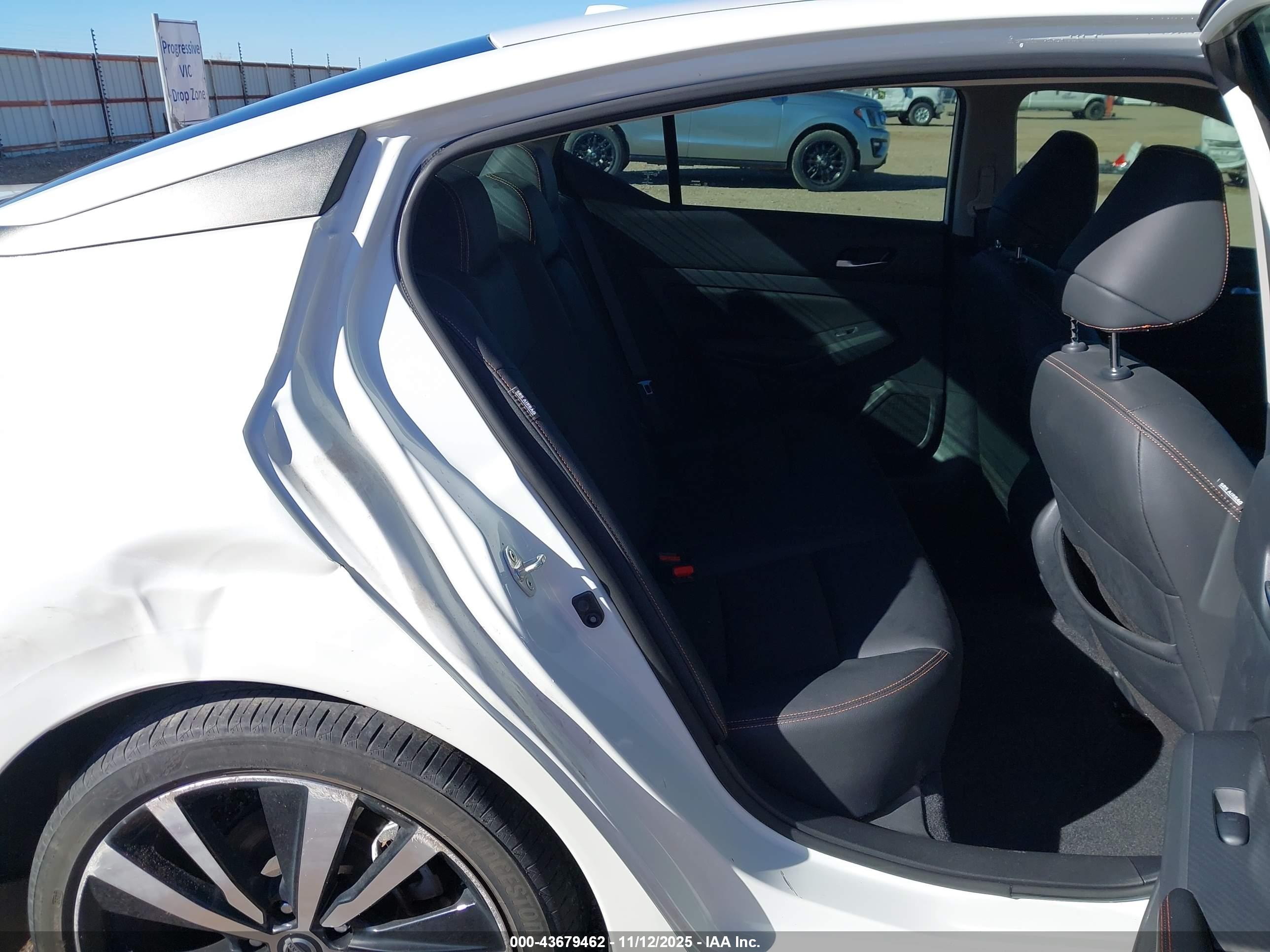 NISSAN ALTIMA image 8