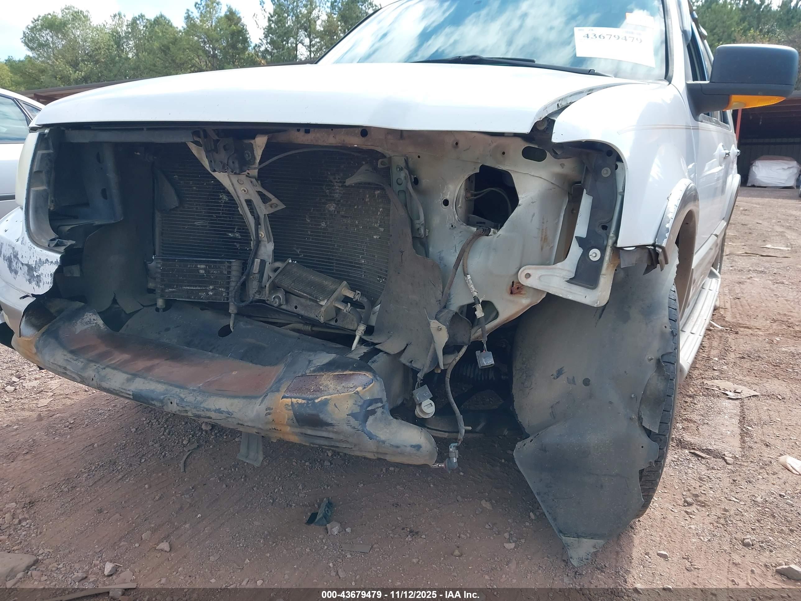FORD EXPEDITION image 6