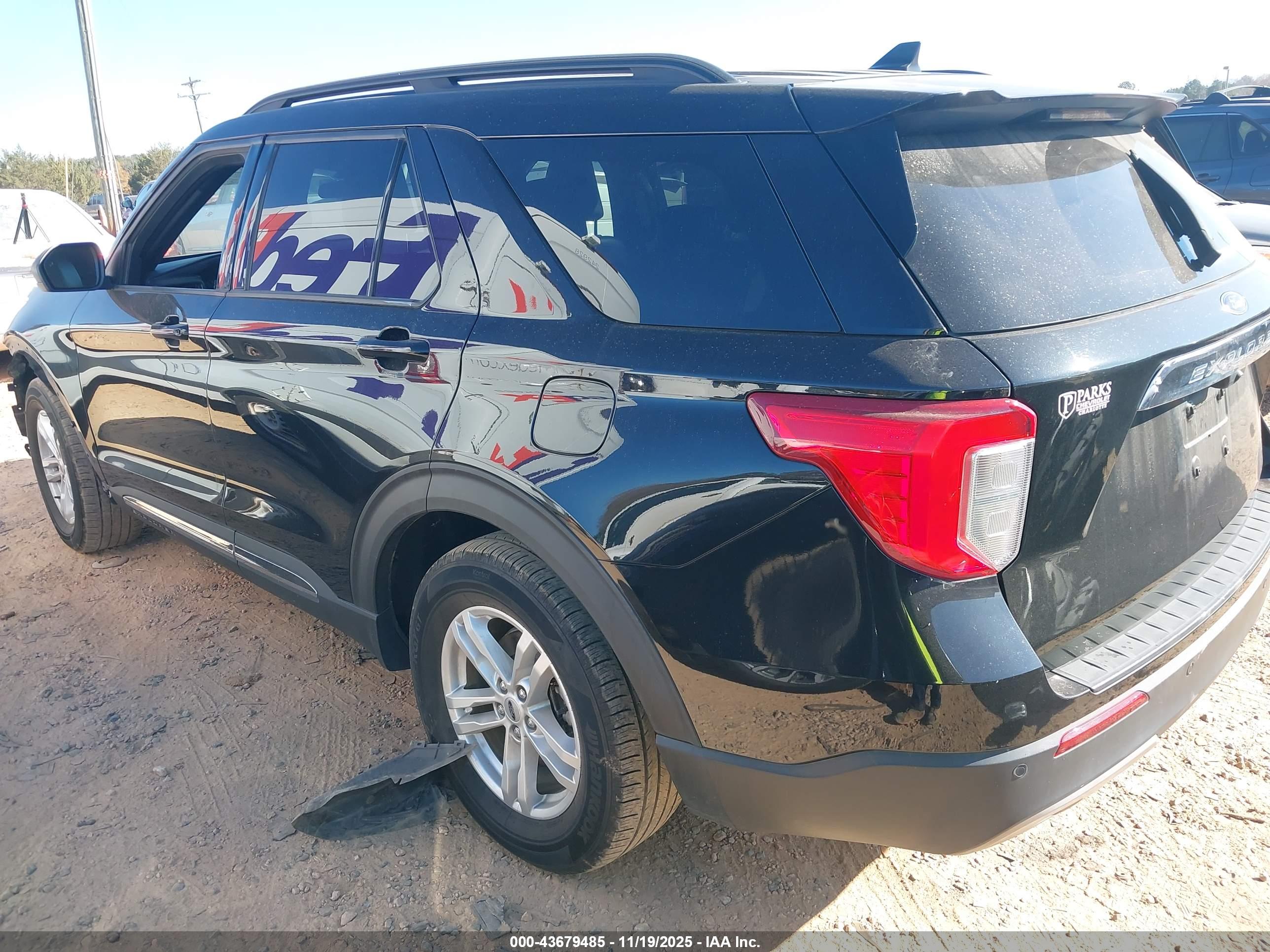 FORD EXPLORER image 3
