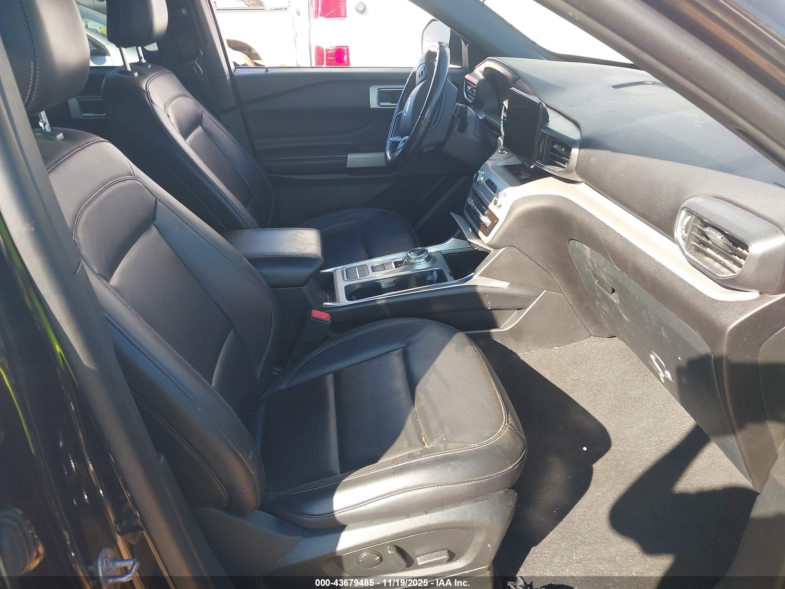 FORD EXPLORER image 5