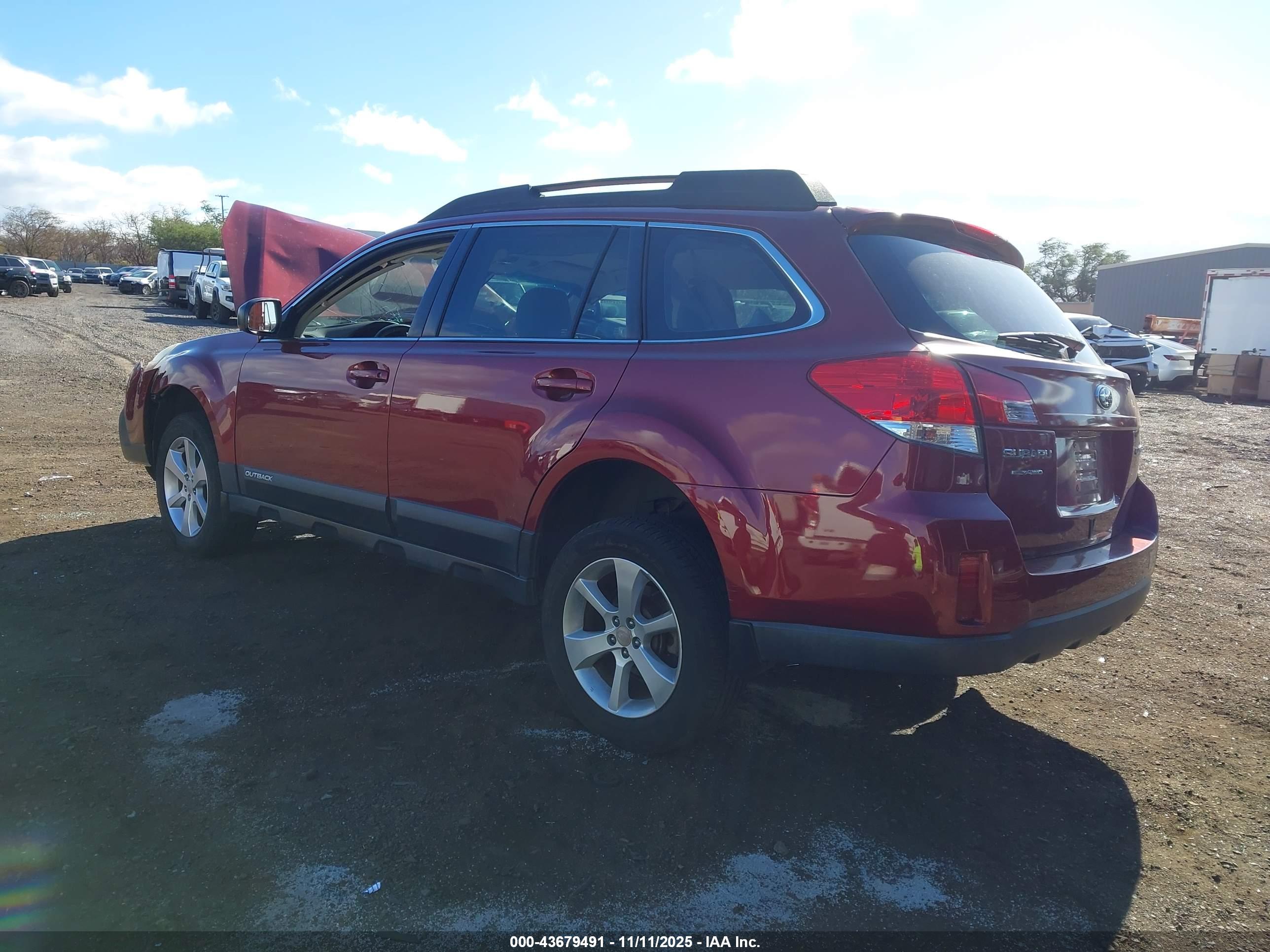 SUBARU OUTBACK image 3