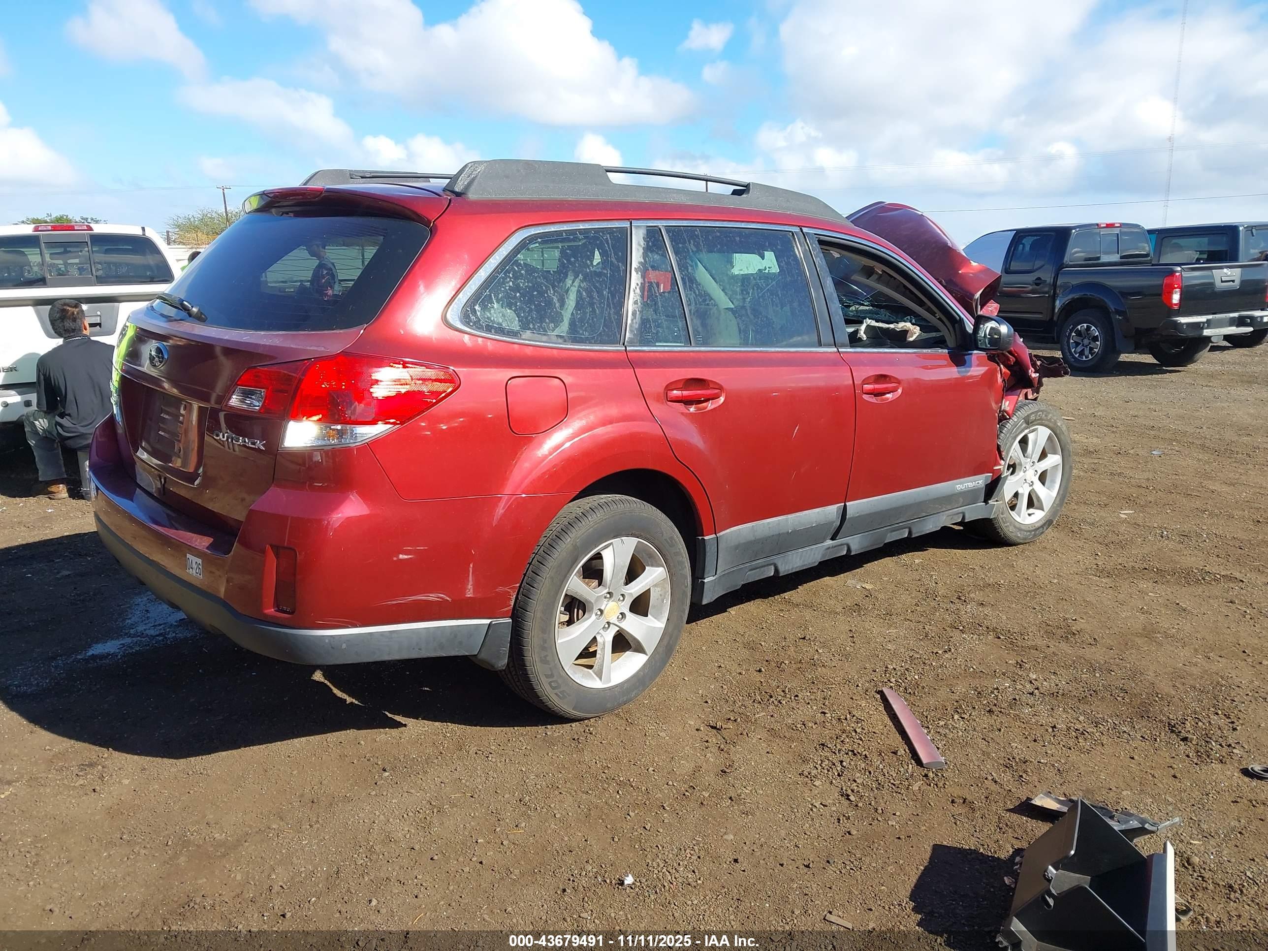 SUBARU OUTBACK image 4