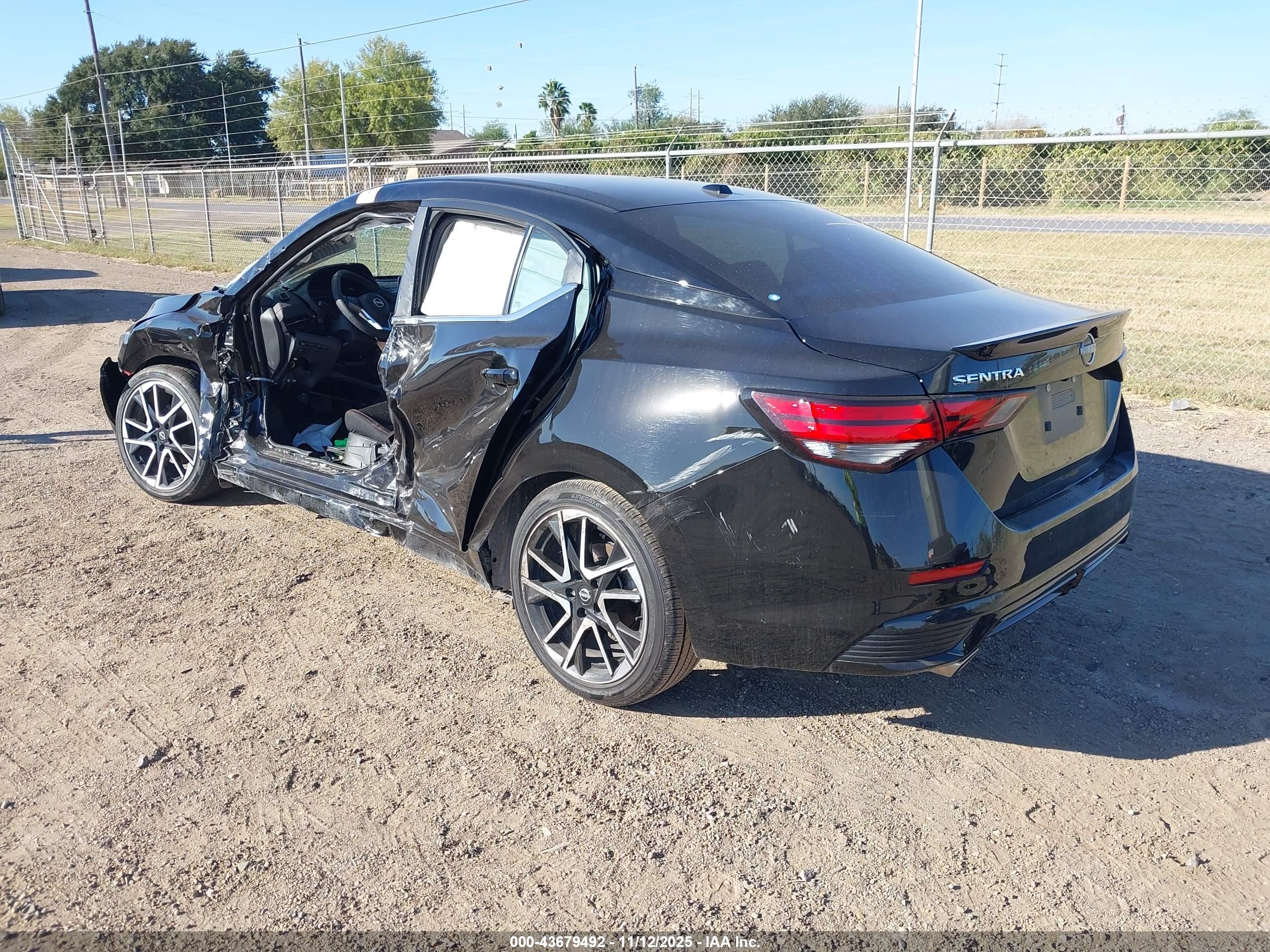 NISSAN SENTRA image 3