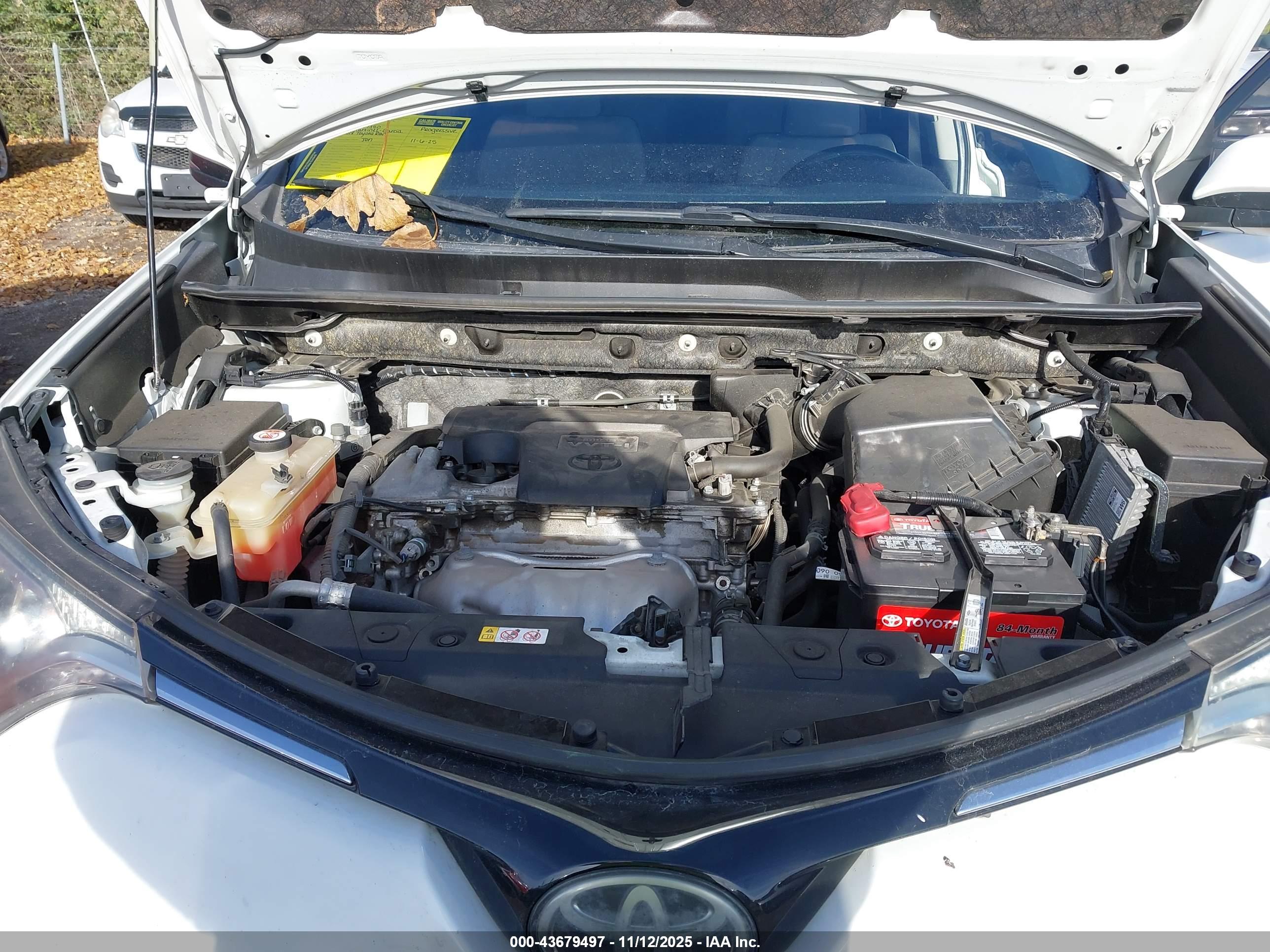 TOYOTA RAV4 image 10