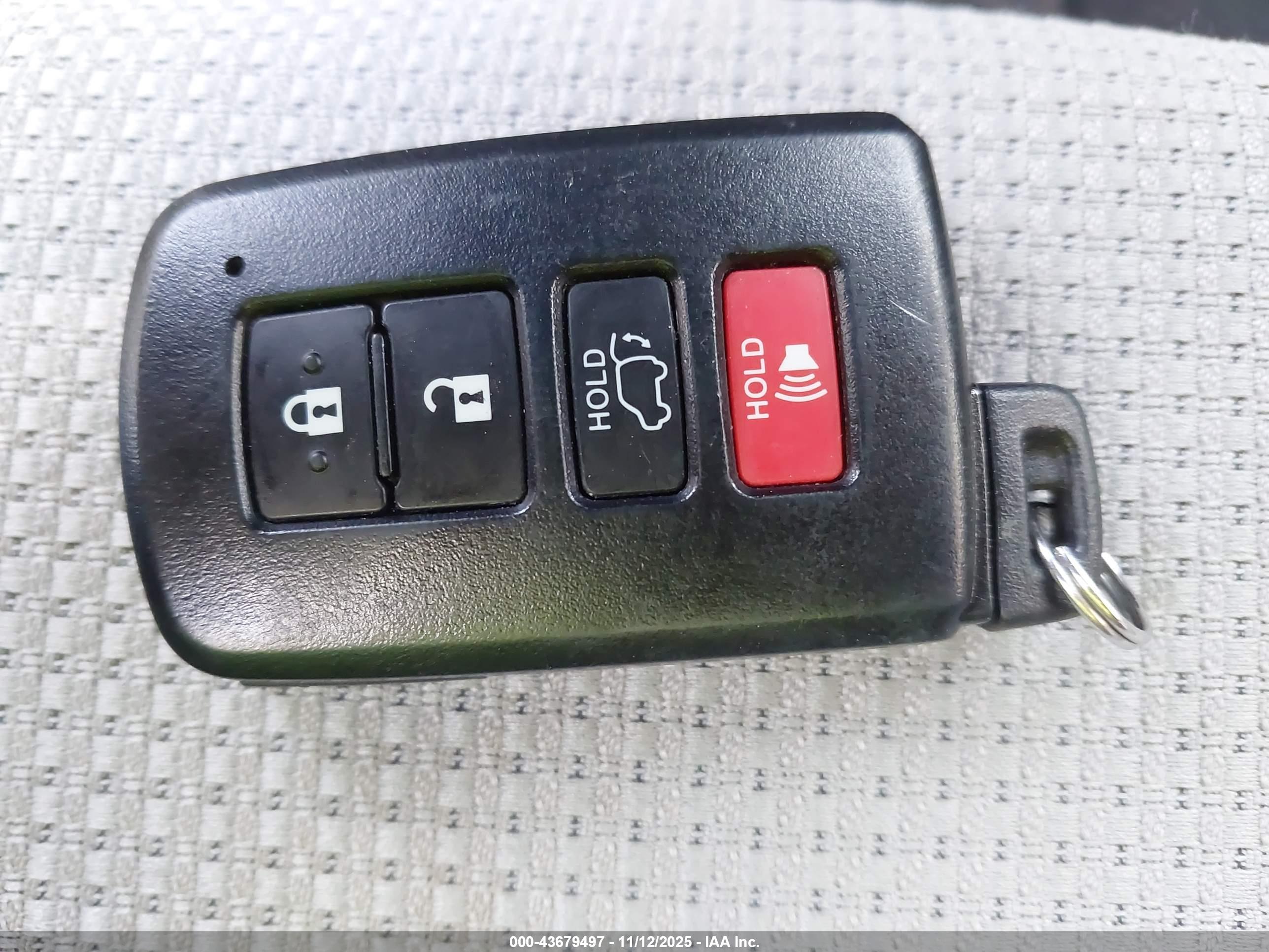 TOYOTA RAV4 image 11
