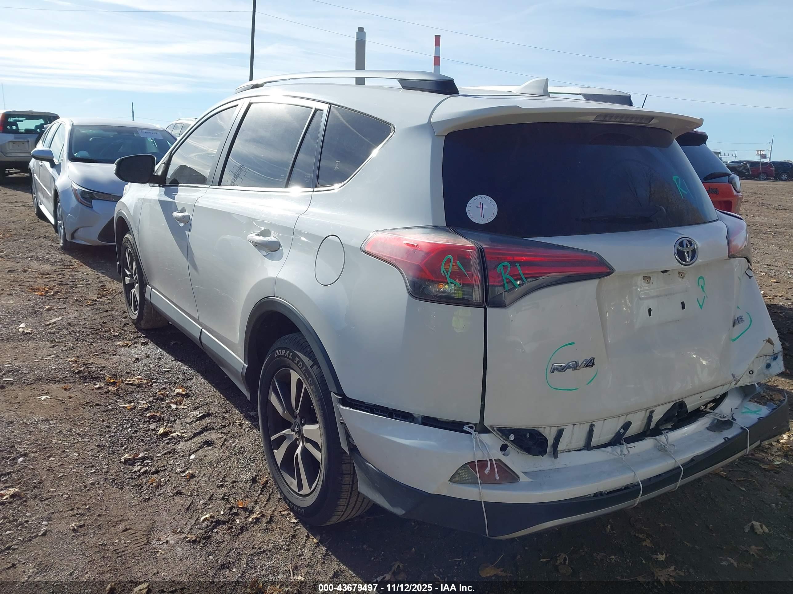 TOYOTA RAV4 image 3