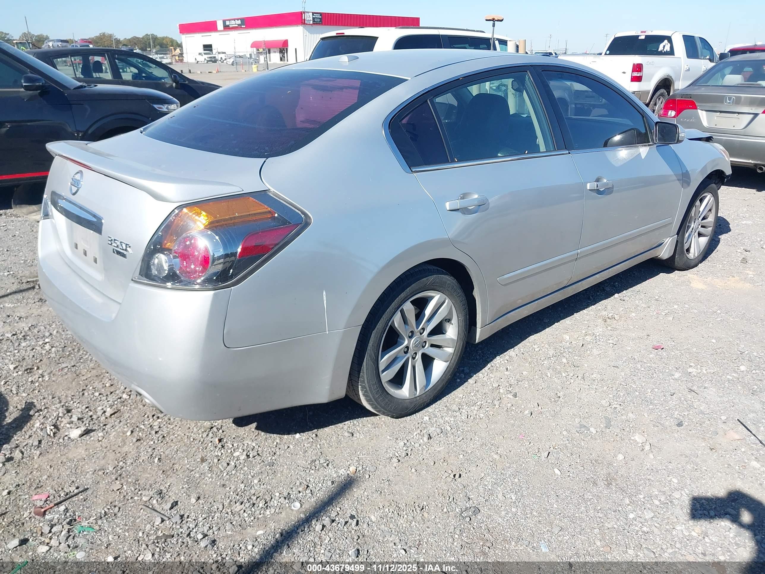 NISSAN ALTIMA image 4