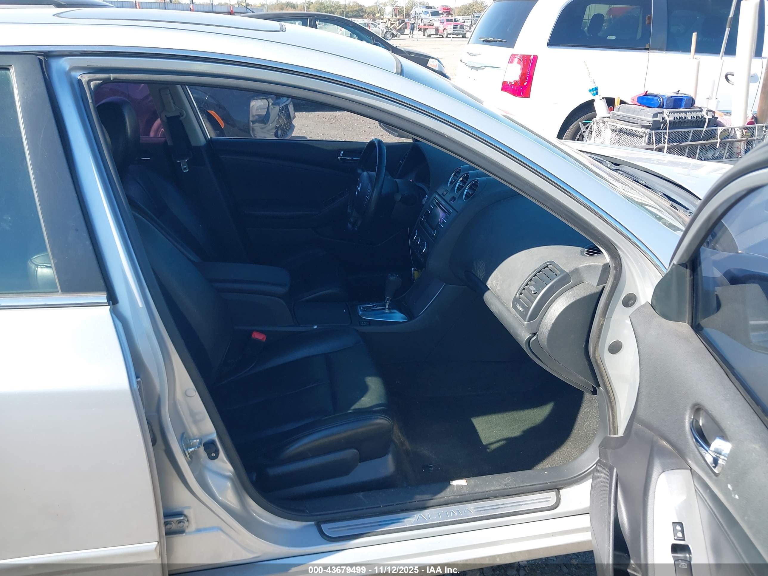 NISSAN ALTIMA image 5