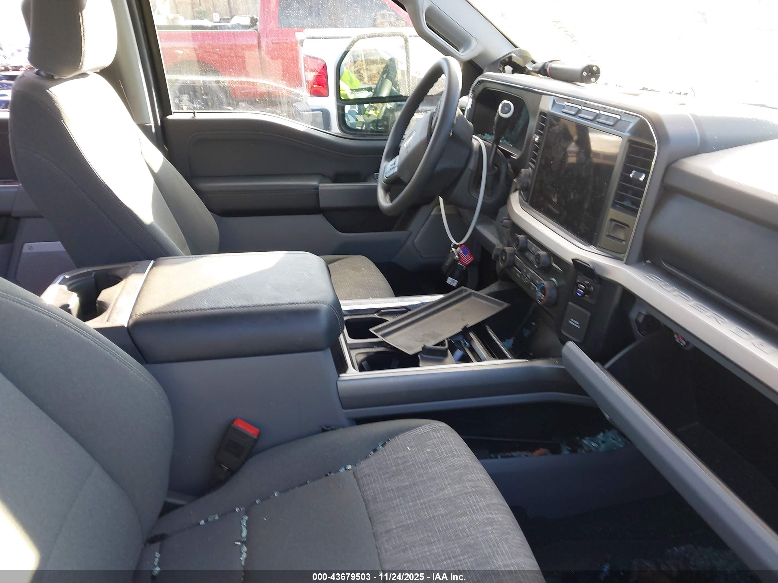 FORD F-250 image 8